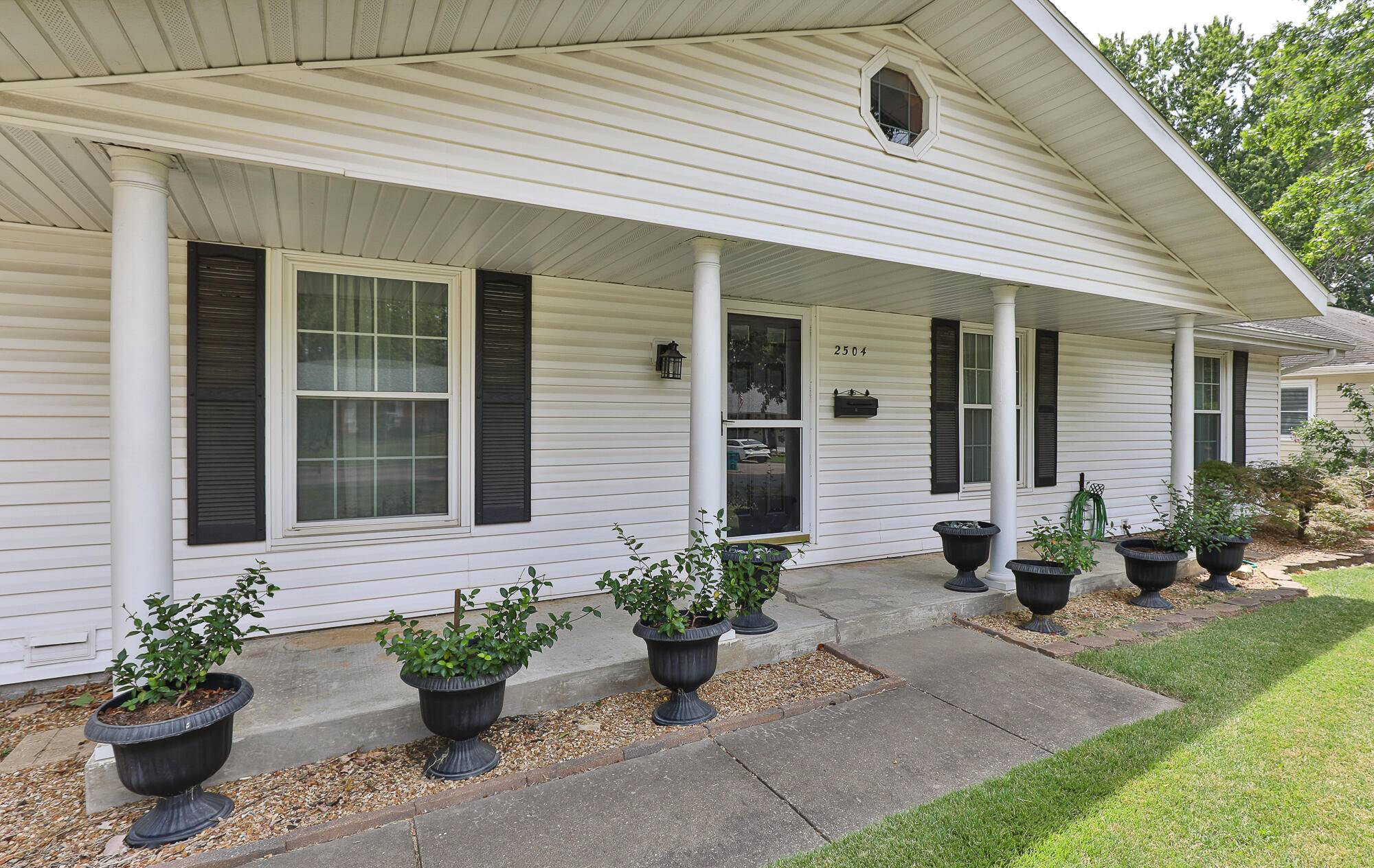 2504 S Mccann AVE, Springfield, MO 65804
