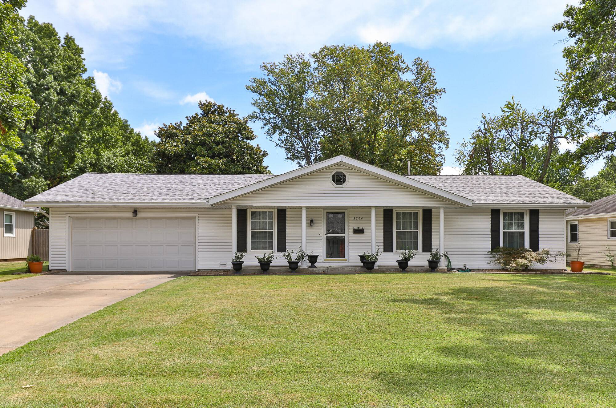 2504 S Mccann AVE, Springfield, MO 65804
