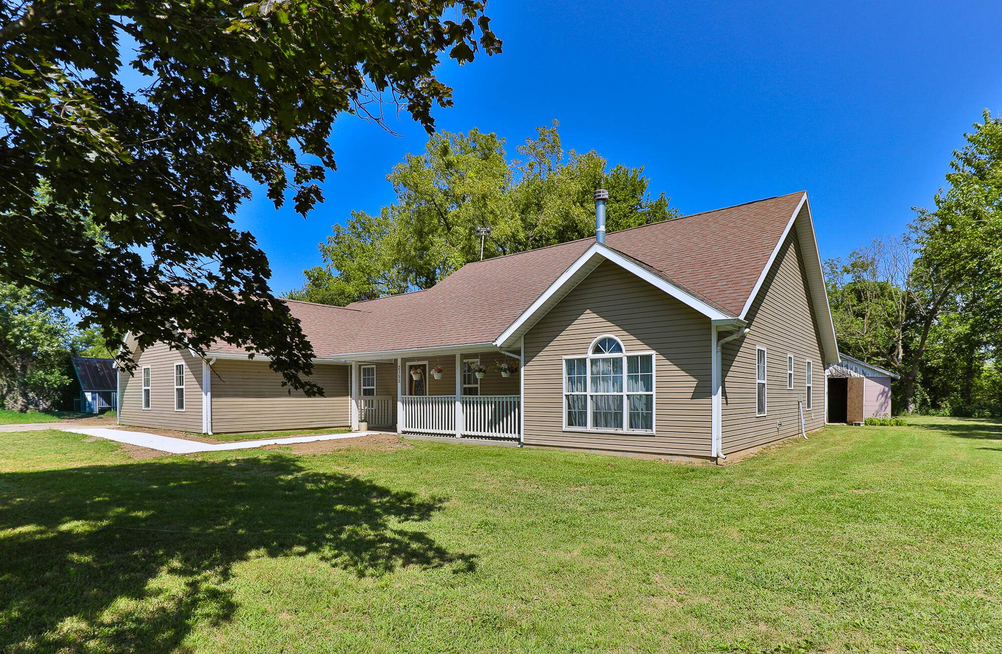 2155 E 535th RD, Pleasant Hope, MO 65725