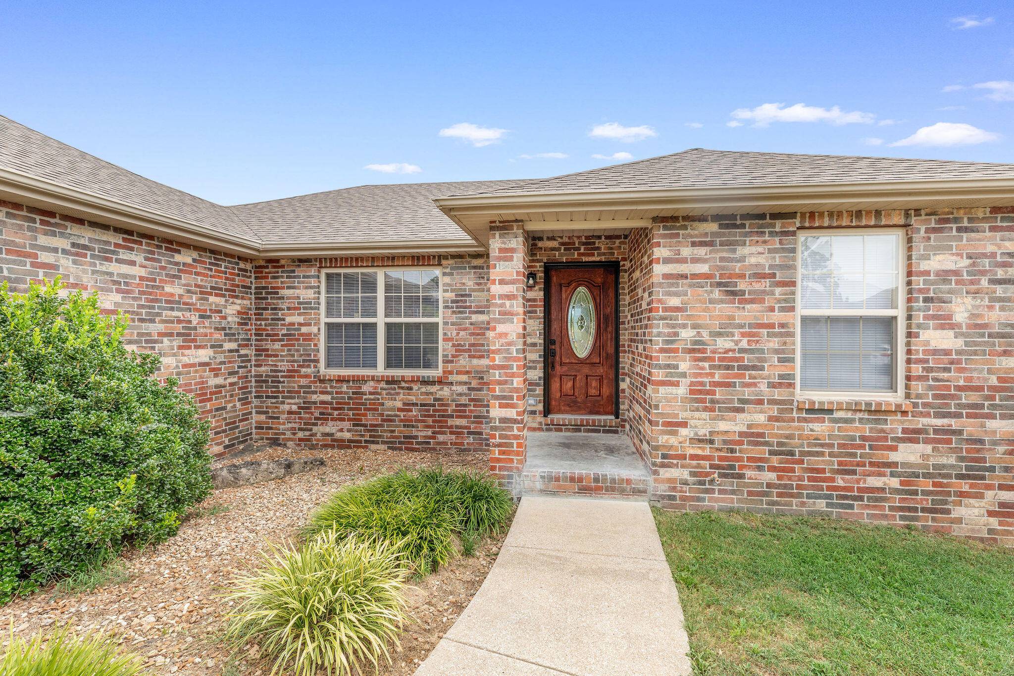 595 Amber AVE, Hollister, MO 65672