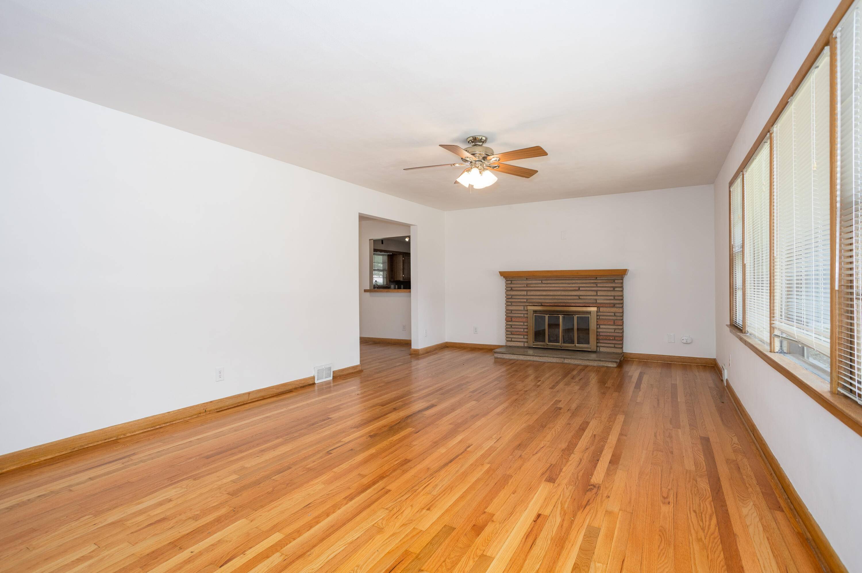 2123 S Prairie LN, Springfield, MO 65804