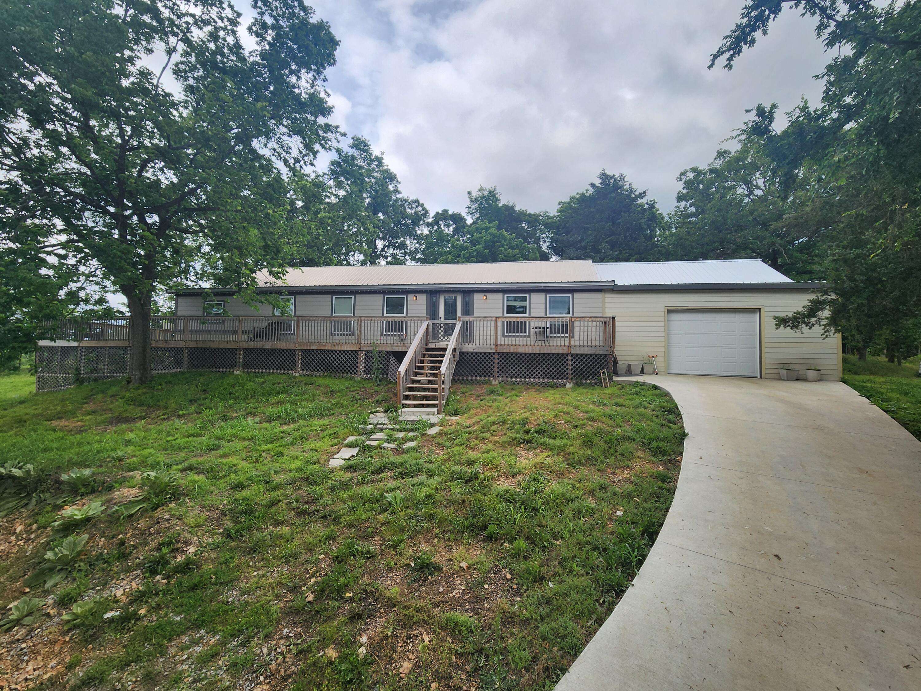 131 Shady LN, Washburn, MO 65772