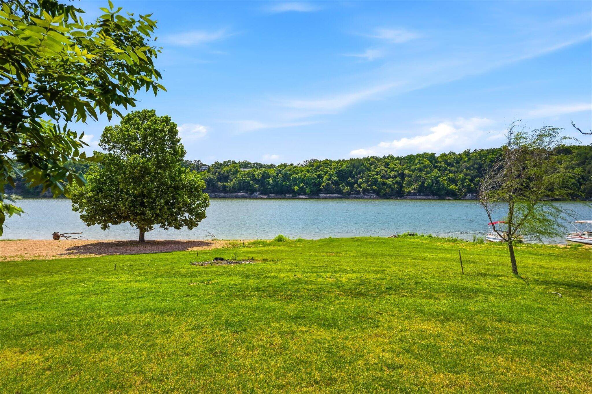 3312 Long Bend RD, Galena, MO 65656