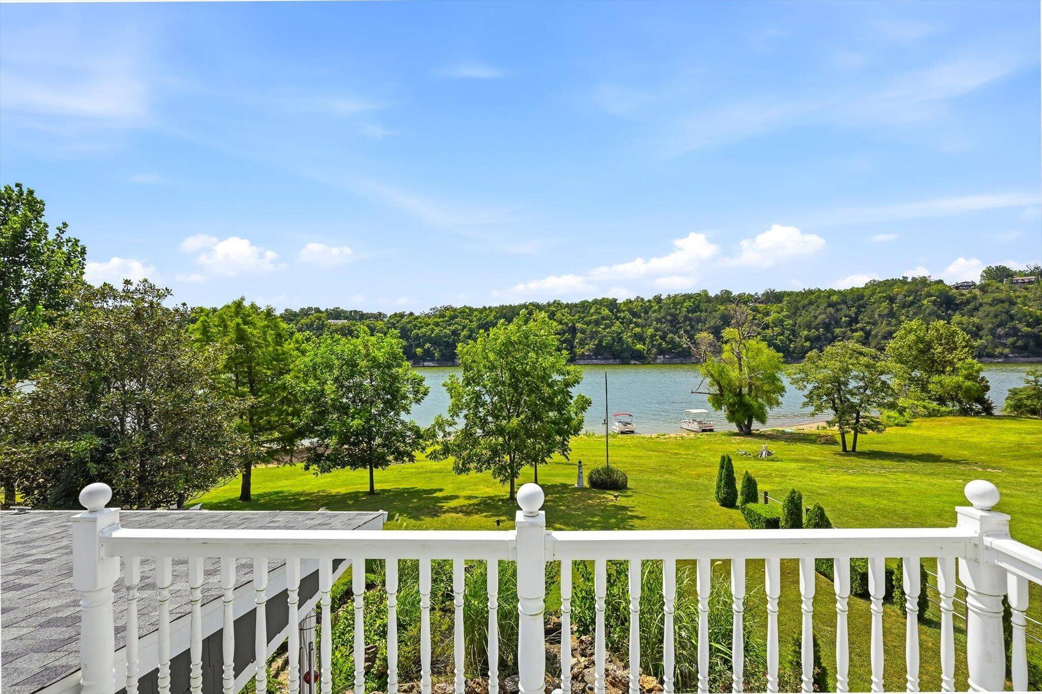 3312 Long Bend RD, Galena, MO 65656