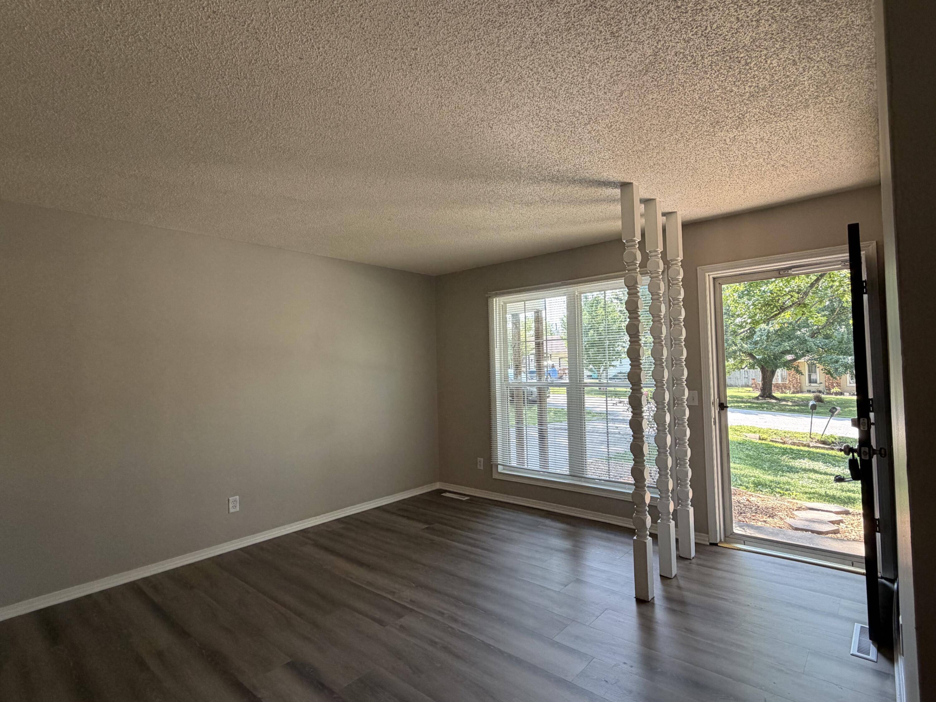 3205 W Marty ST, Springfield, MO 65810