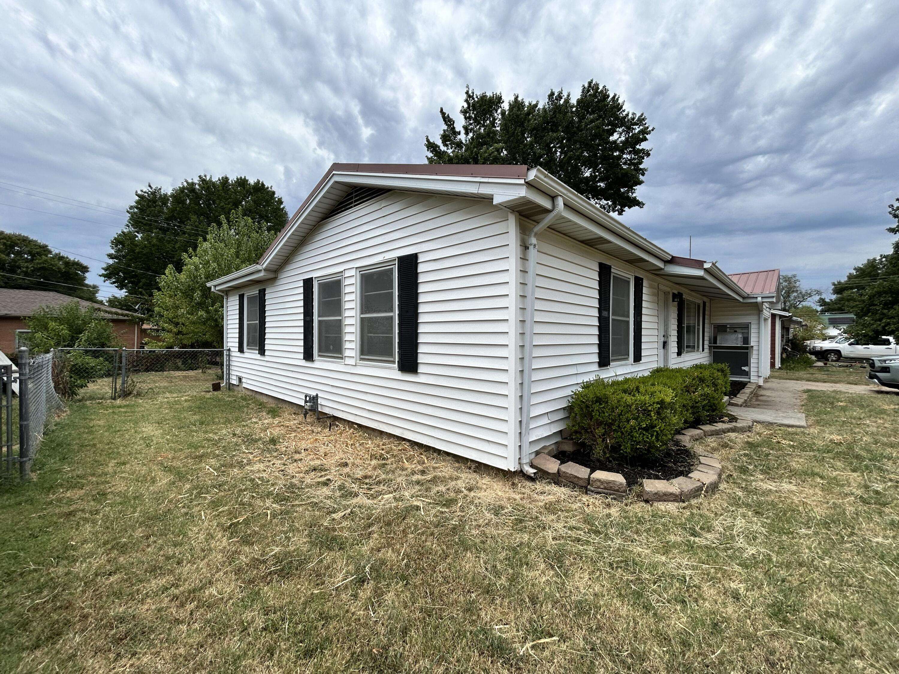 917 S East ST, Mt Vernon, MO 65712