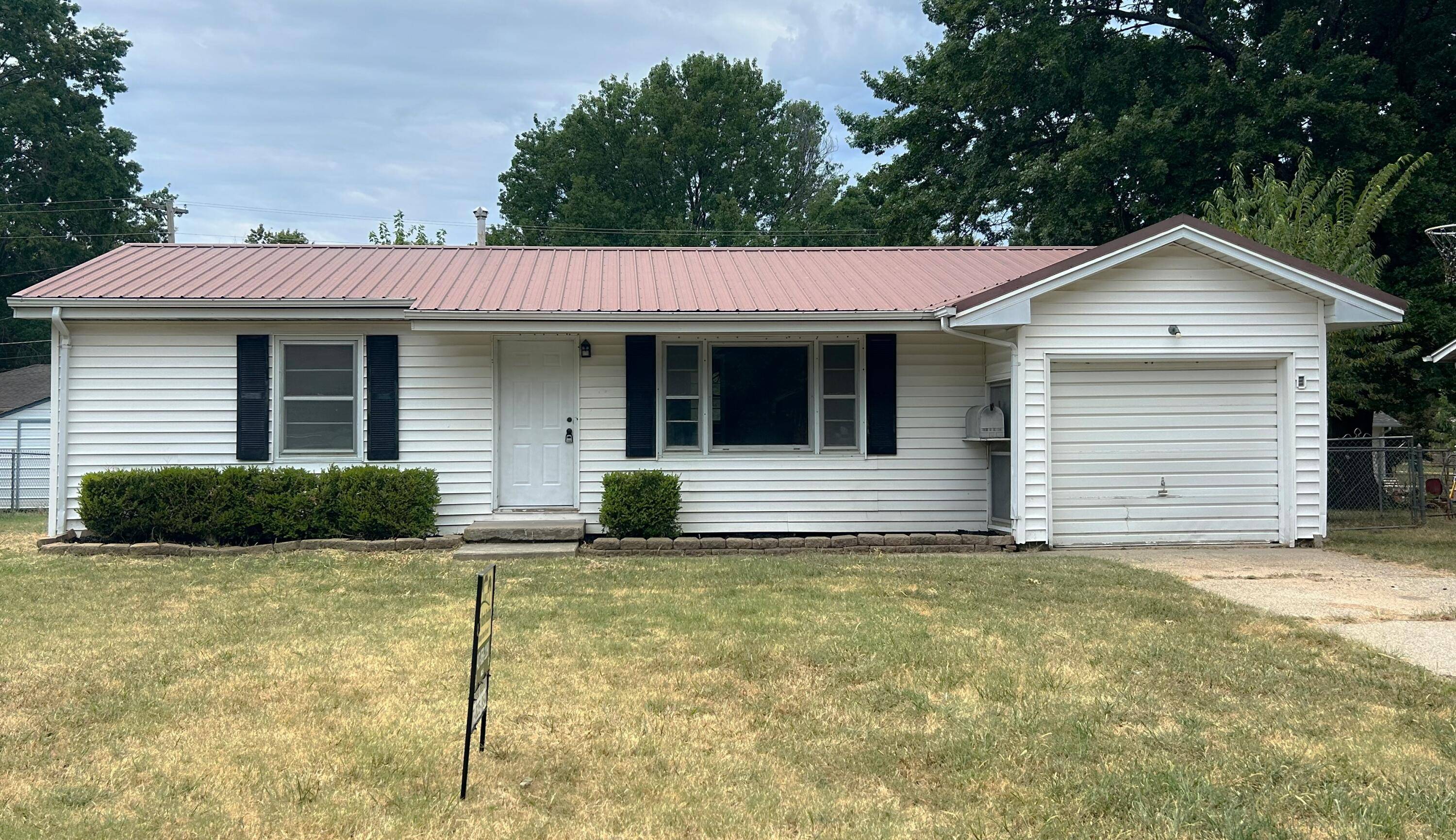 917 S East ST, Mt Vernon, MO 65712
