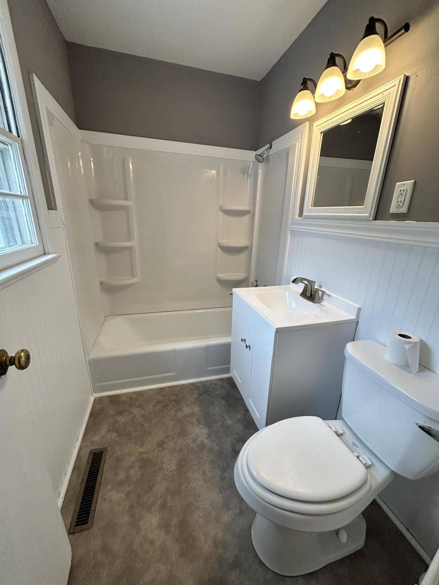 917 S East ST, Mt Vernon, MO 65712