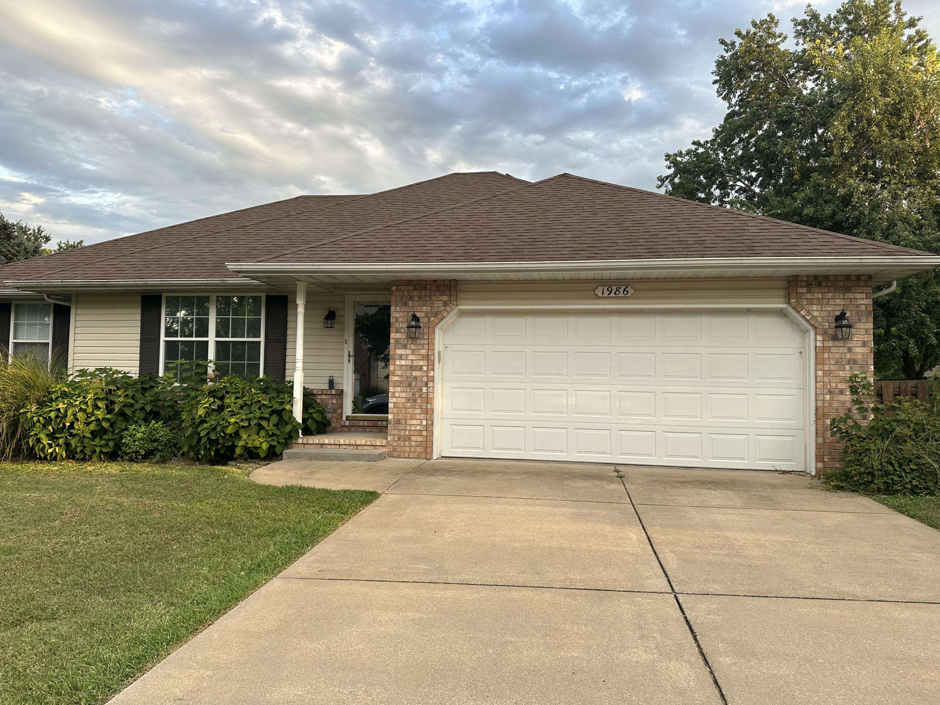 1986 W Sexton DR, Springfield, MO 65810