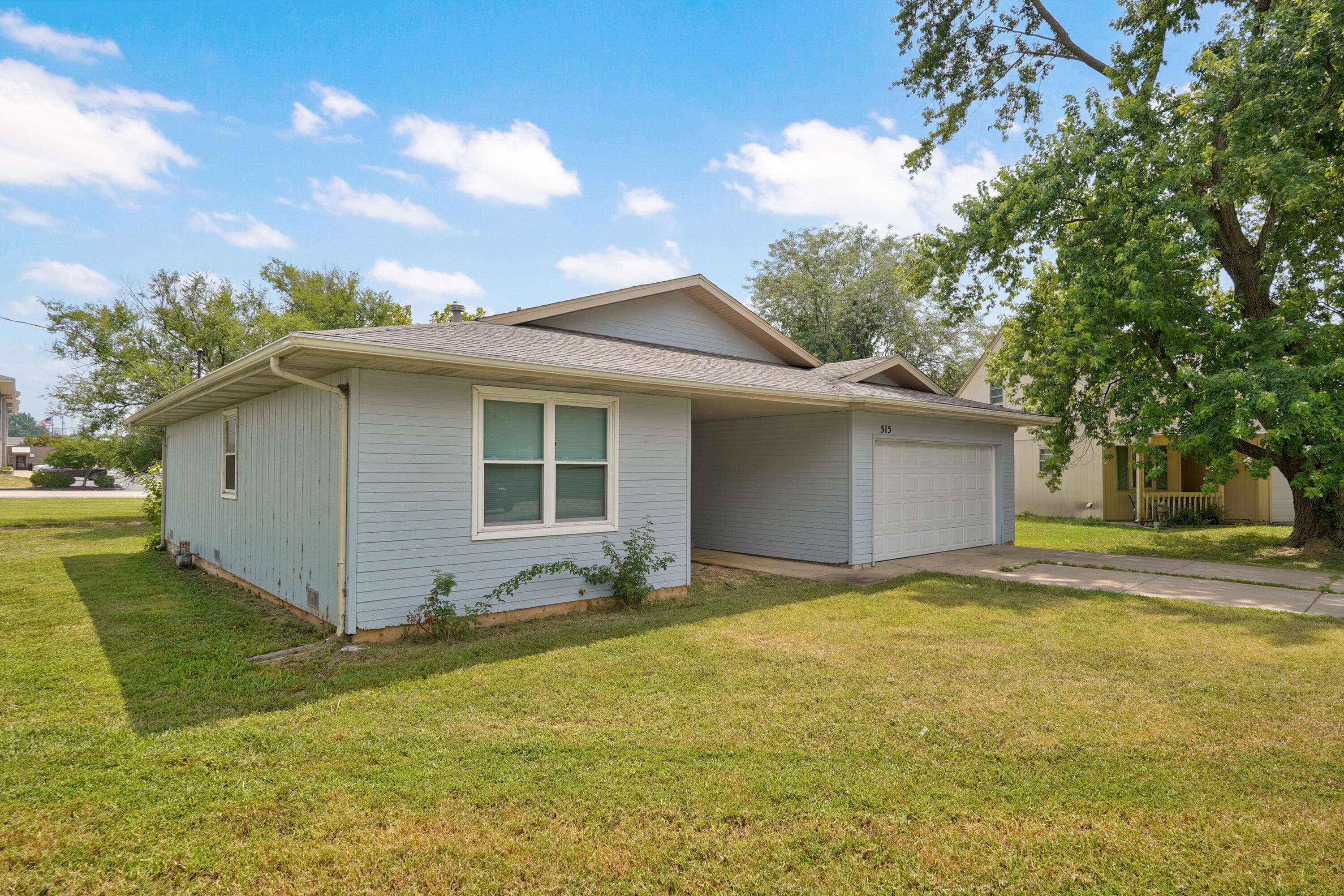 515 W Edgewood ST, Springfield, MO 65807