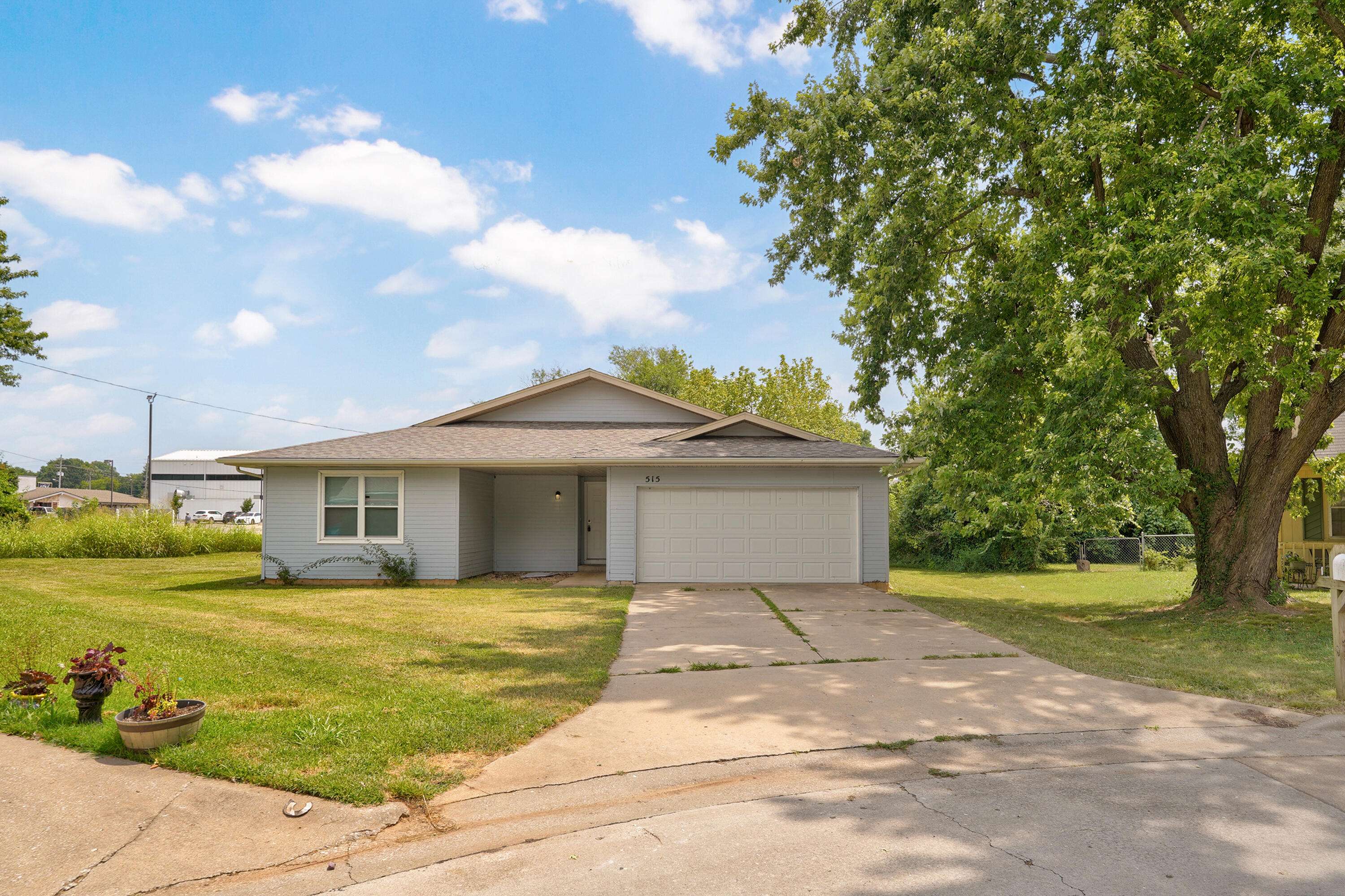 515 W Edgewood ST, Springfield, MO 65807