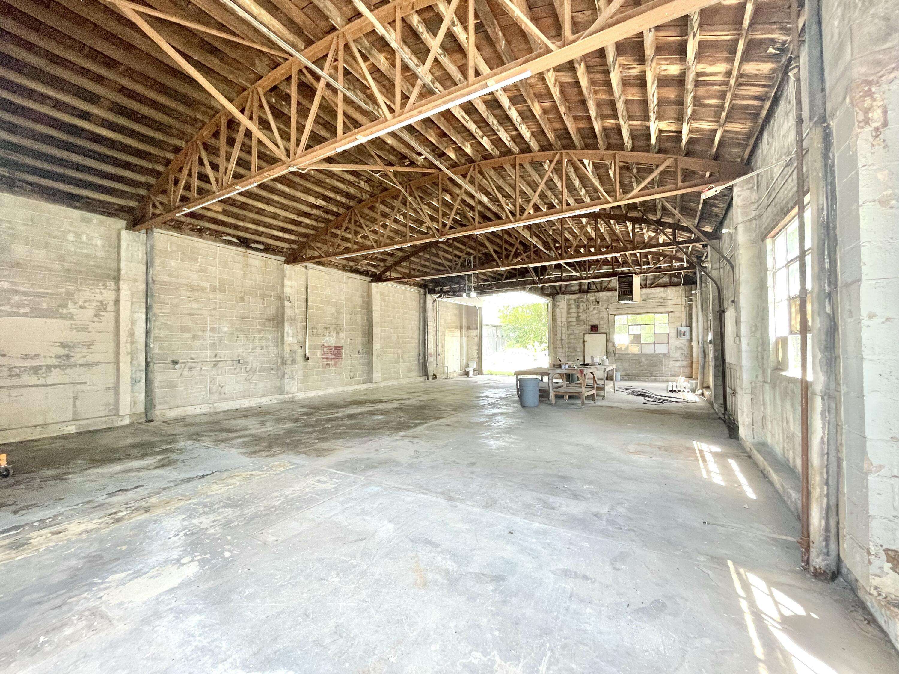 1908 N National AVE, Springfield, MO 65803