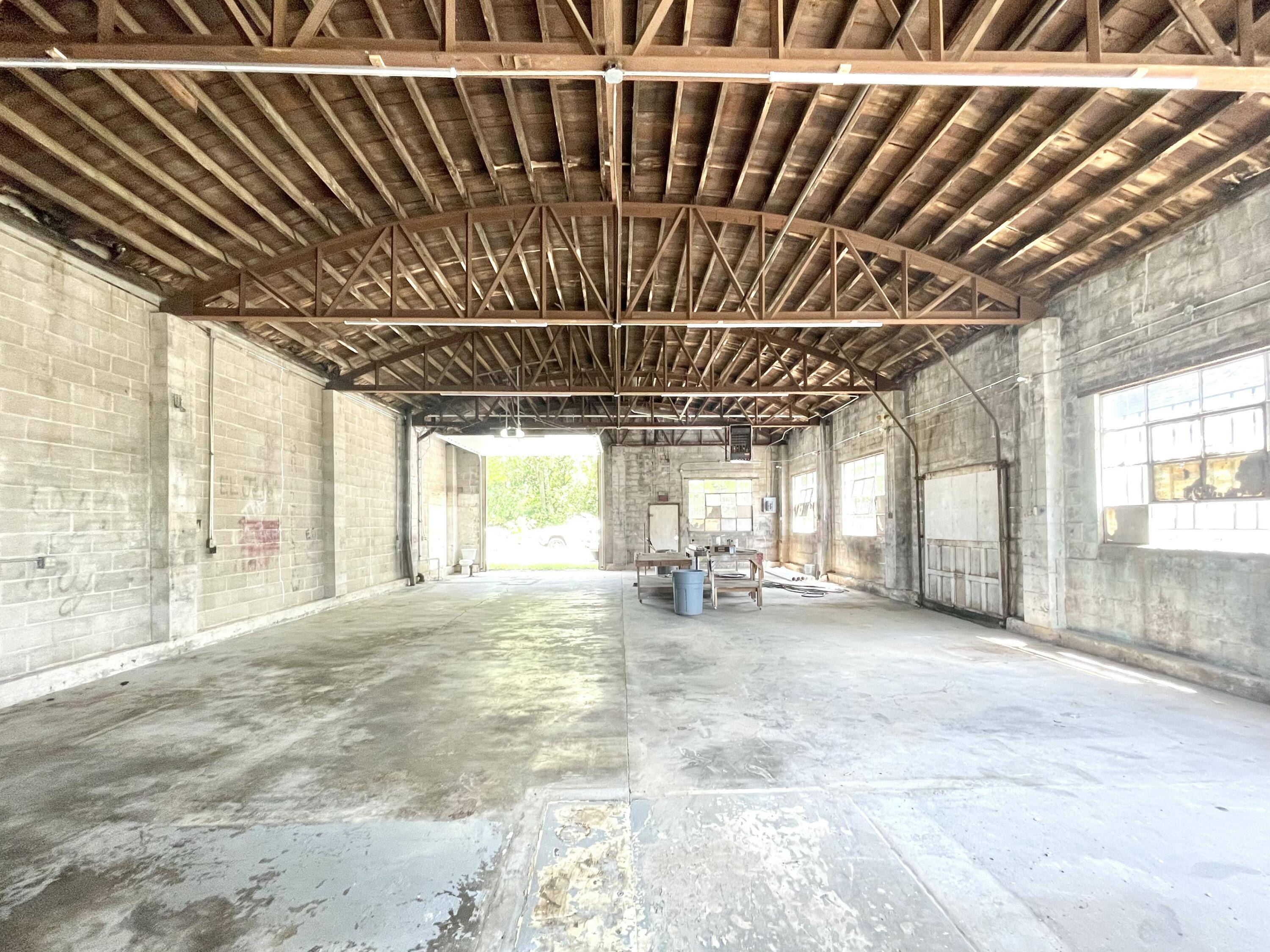 1908 N National AVE, Springfield, MO 65803