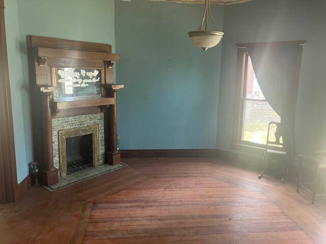 111 W Walnut ST, Columbus, KS 66725