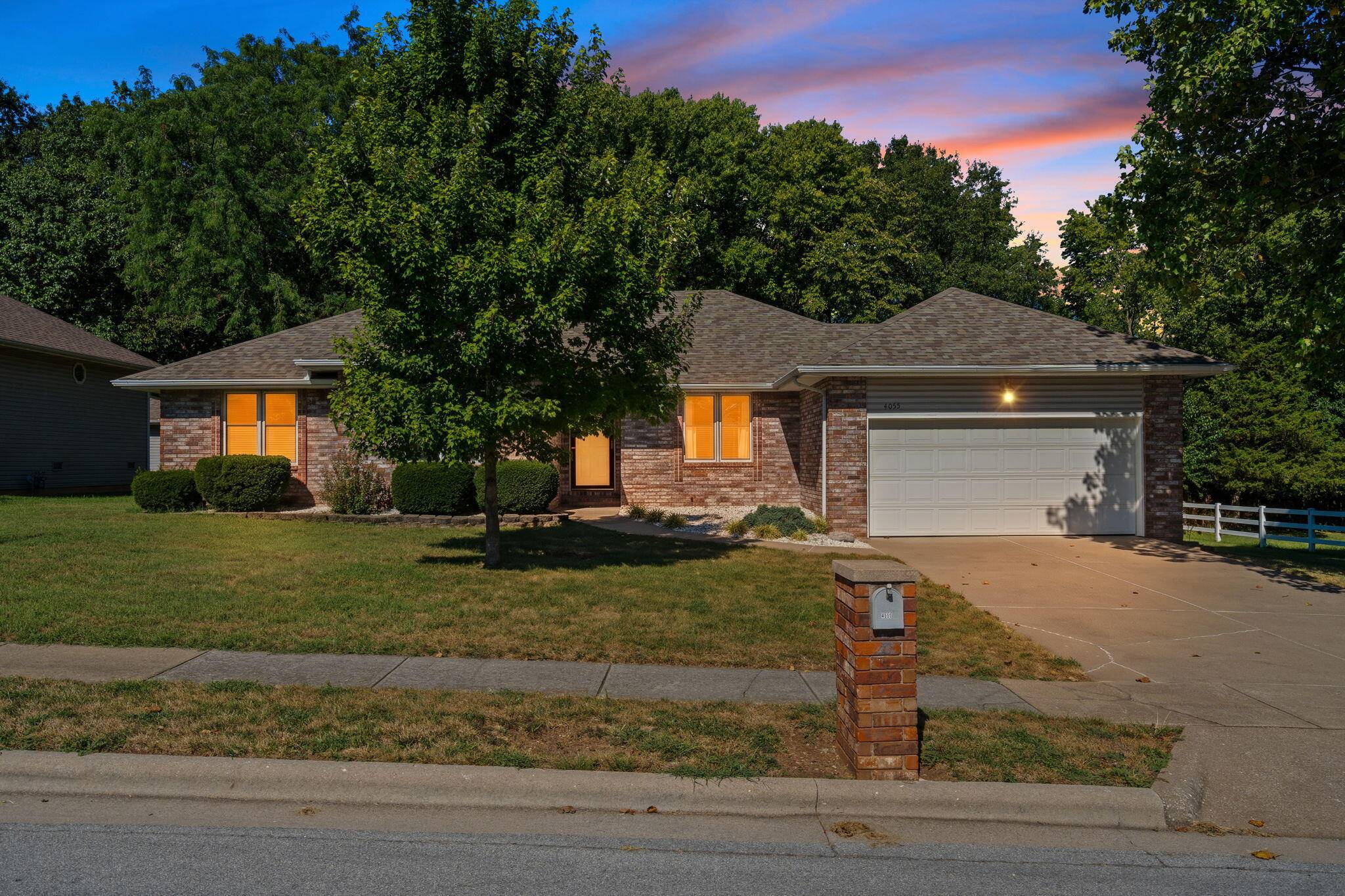 4055 N Pickwick AVE, Springfield, MO 65803