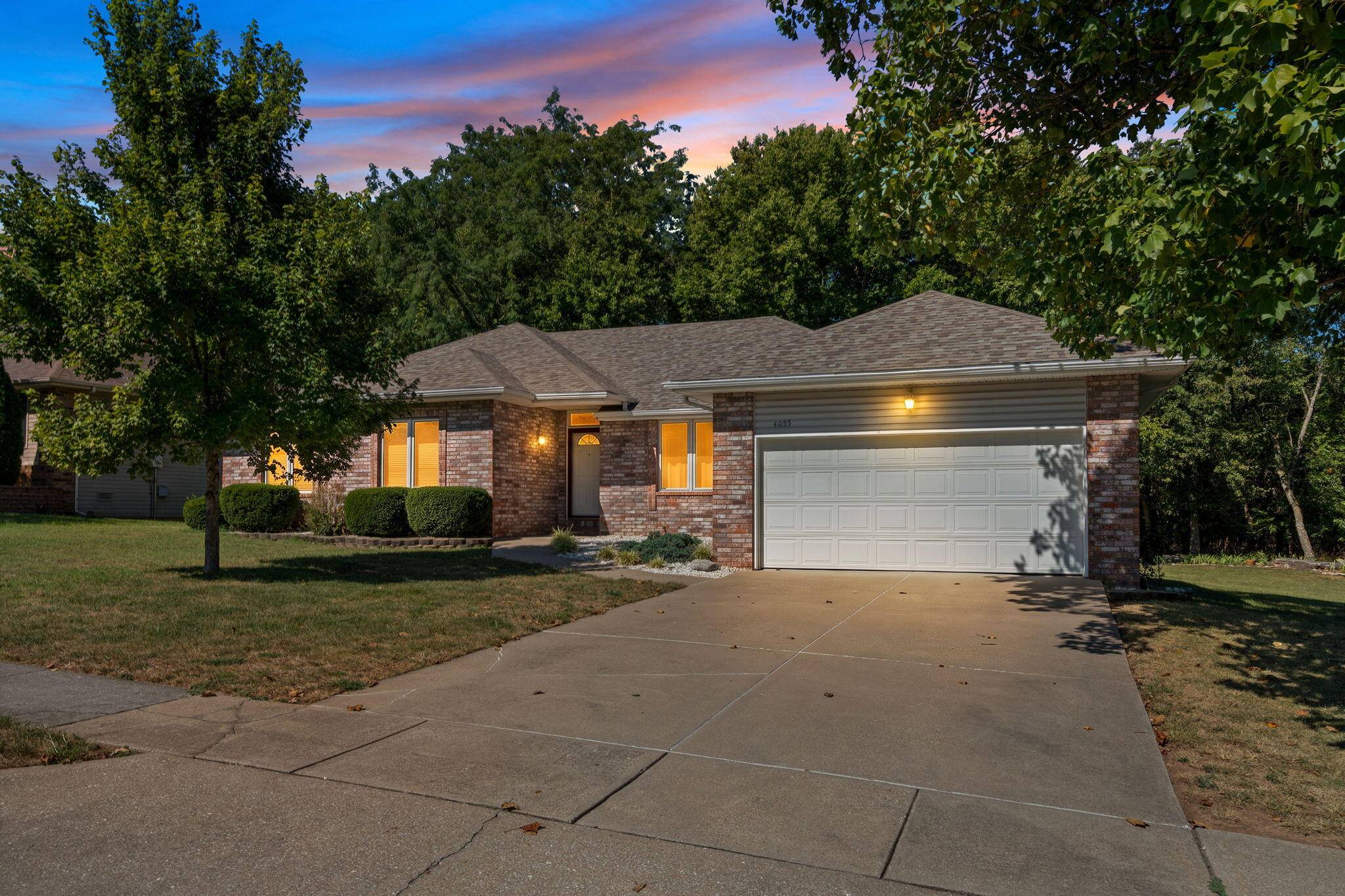 4055 N Pickwick AVE, Springfield, MO 65803