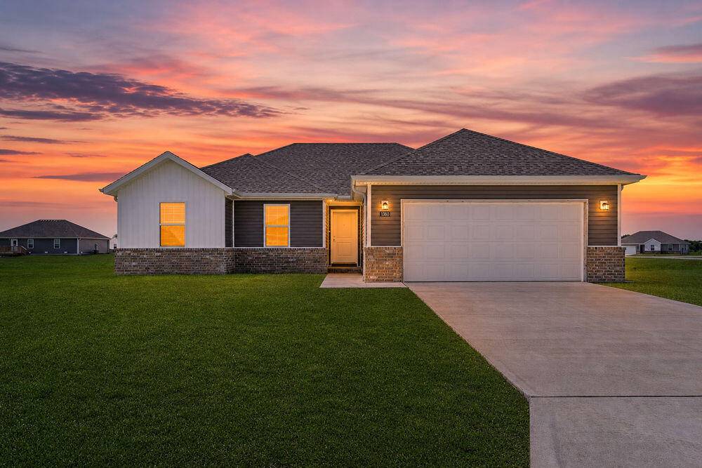 1360 W Kay ST, Bolivar, MO 65613