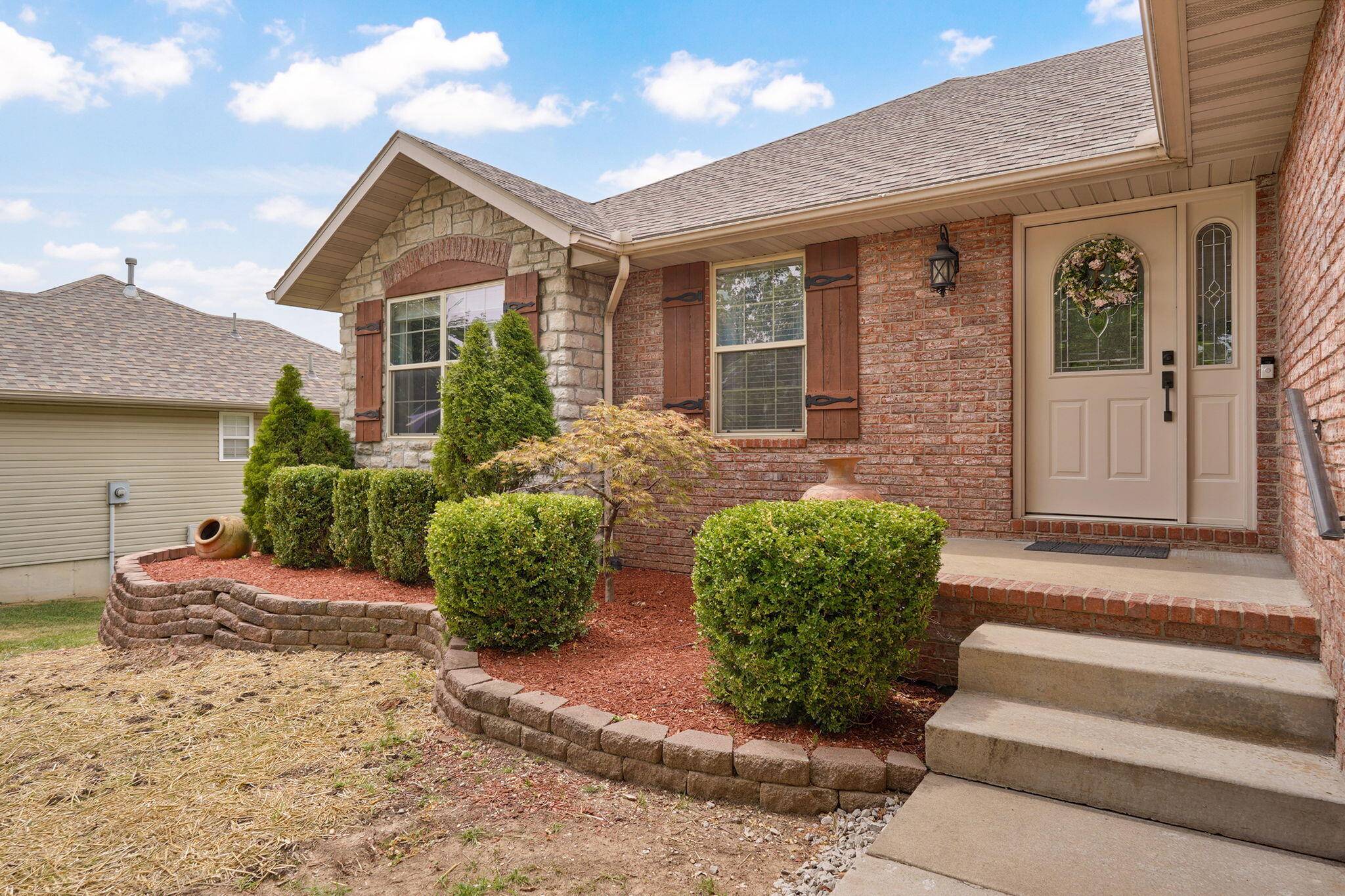 625 N Althea AVE, Nixa, MO 65714