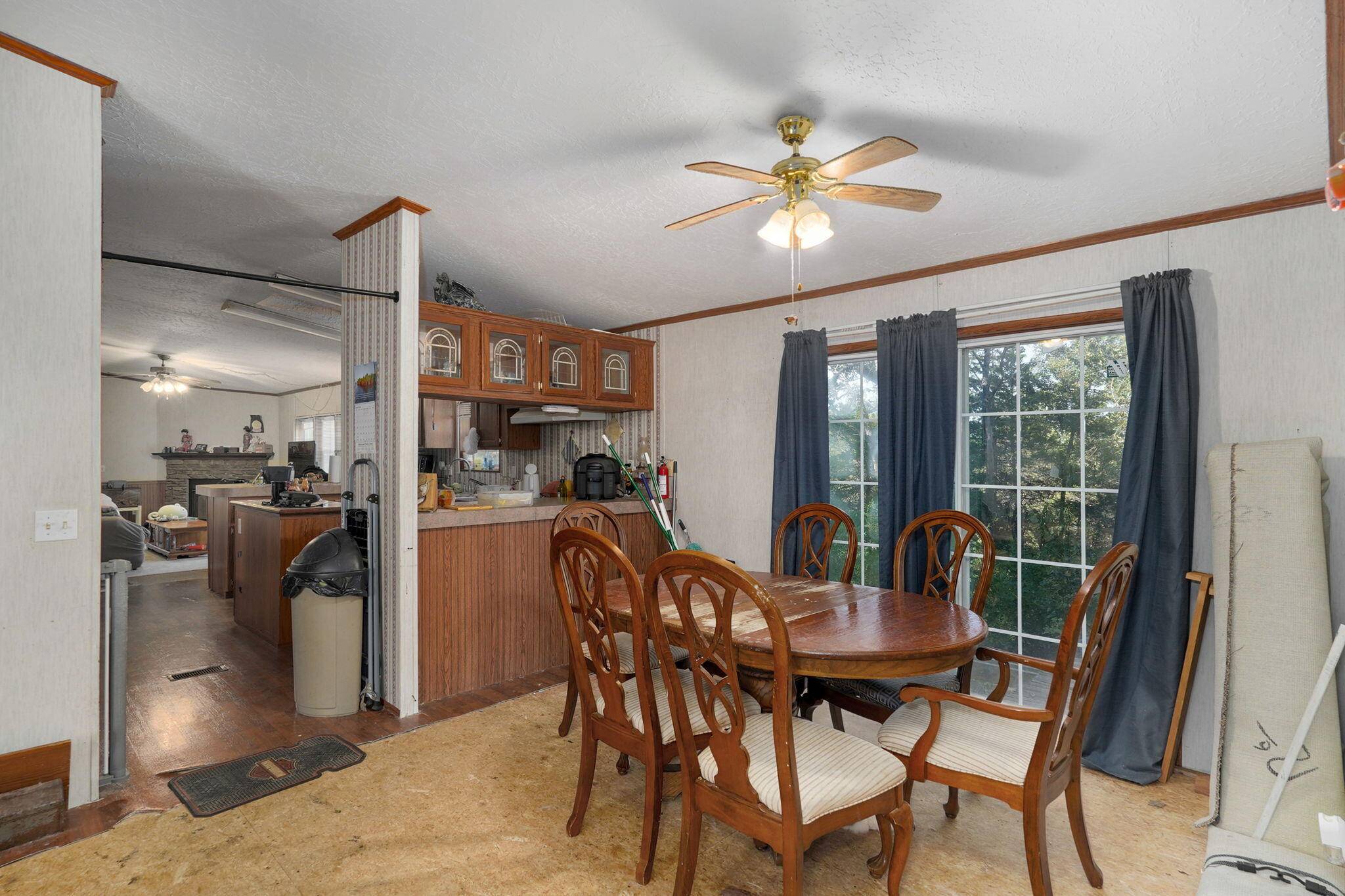 17782 E State Highway 76, Taneyville, MO 65759