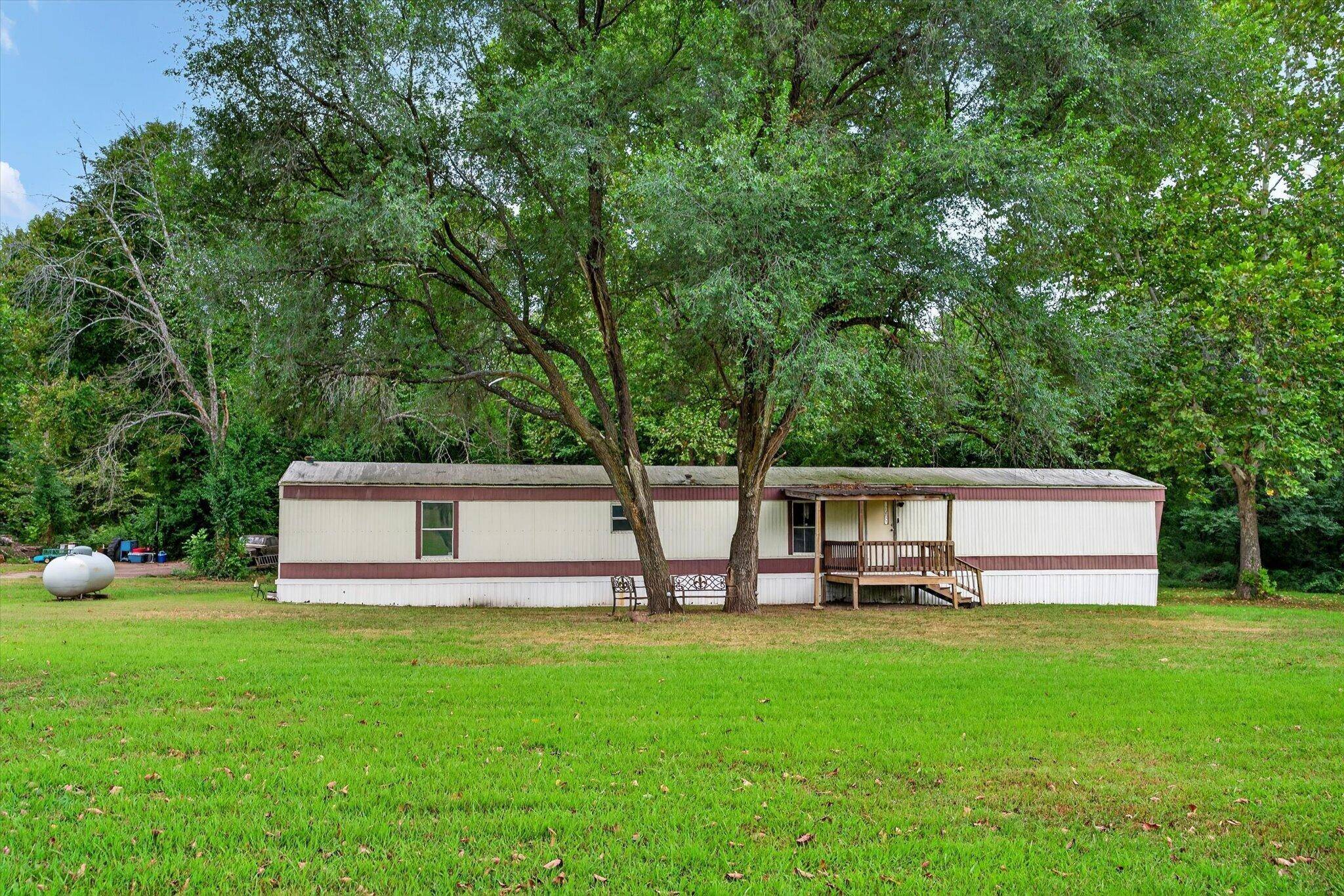 2561 SE Old Highway 13, Collins, MO 64738