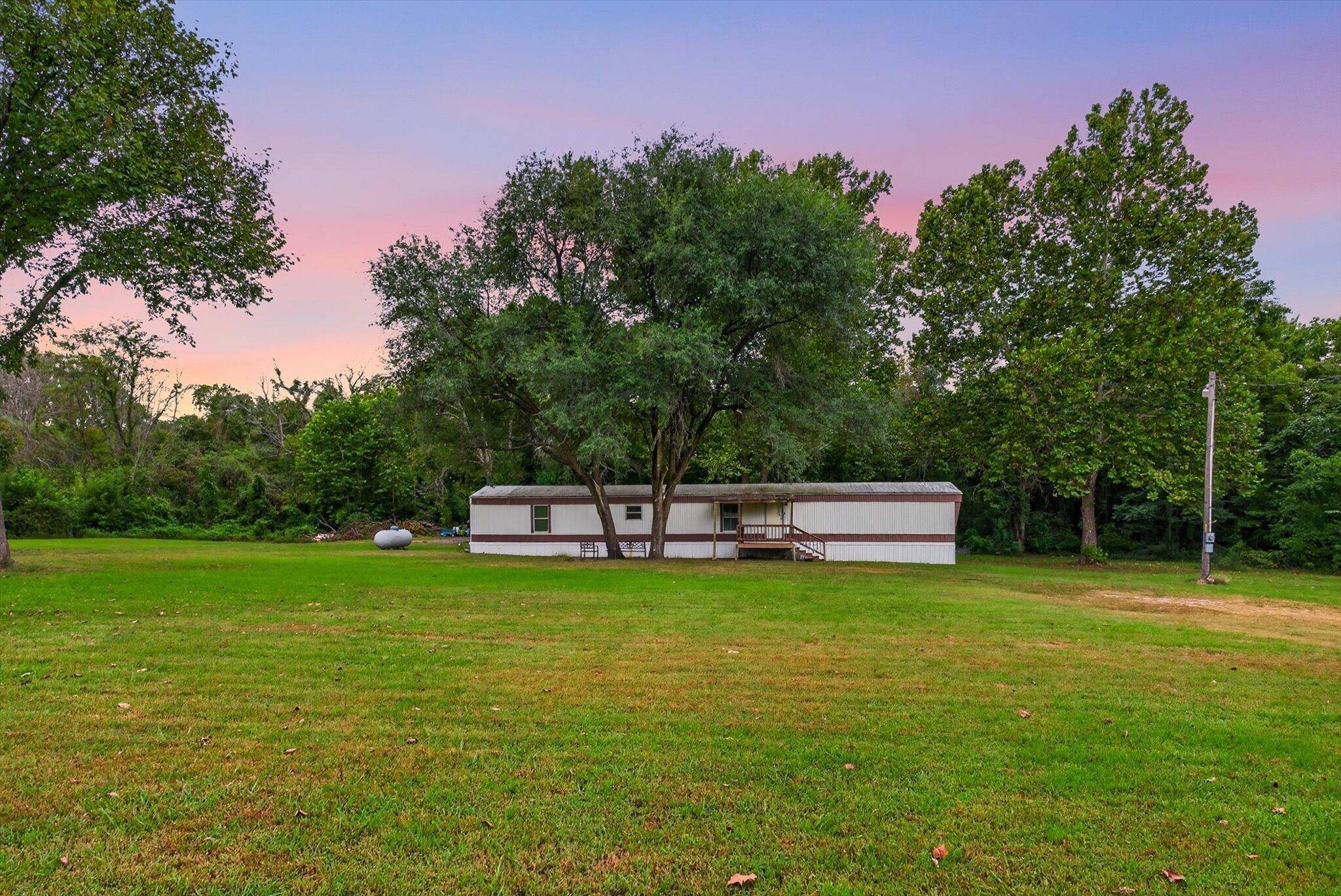 2561 SE Old Highway 13, Collins, MO 64738