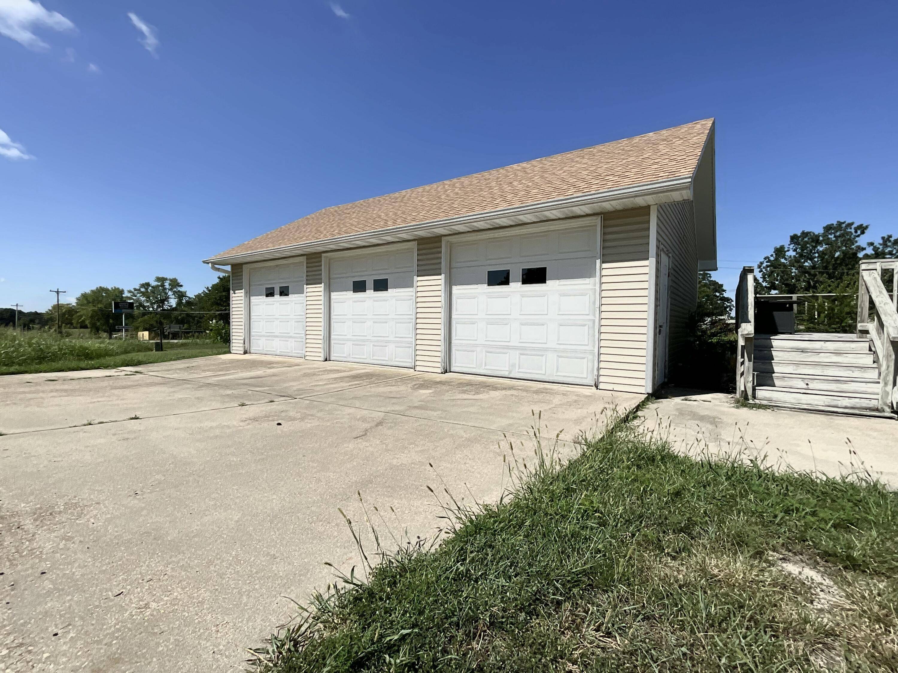 10135 County Road 8010, West Plains, MO 65775