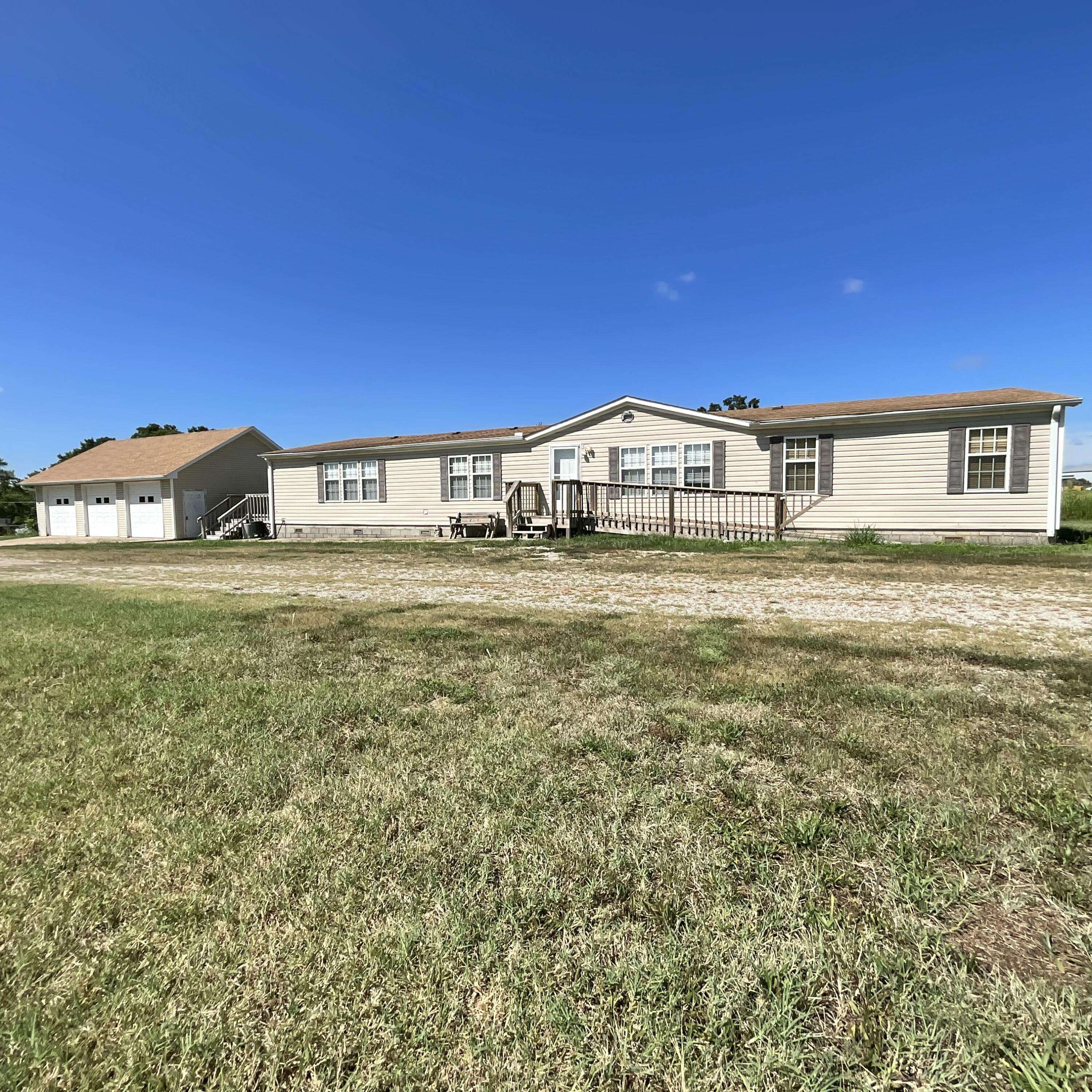 10135 County Road 8010, West Plains, MO 65775