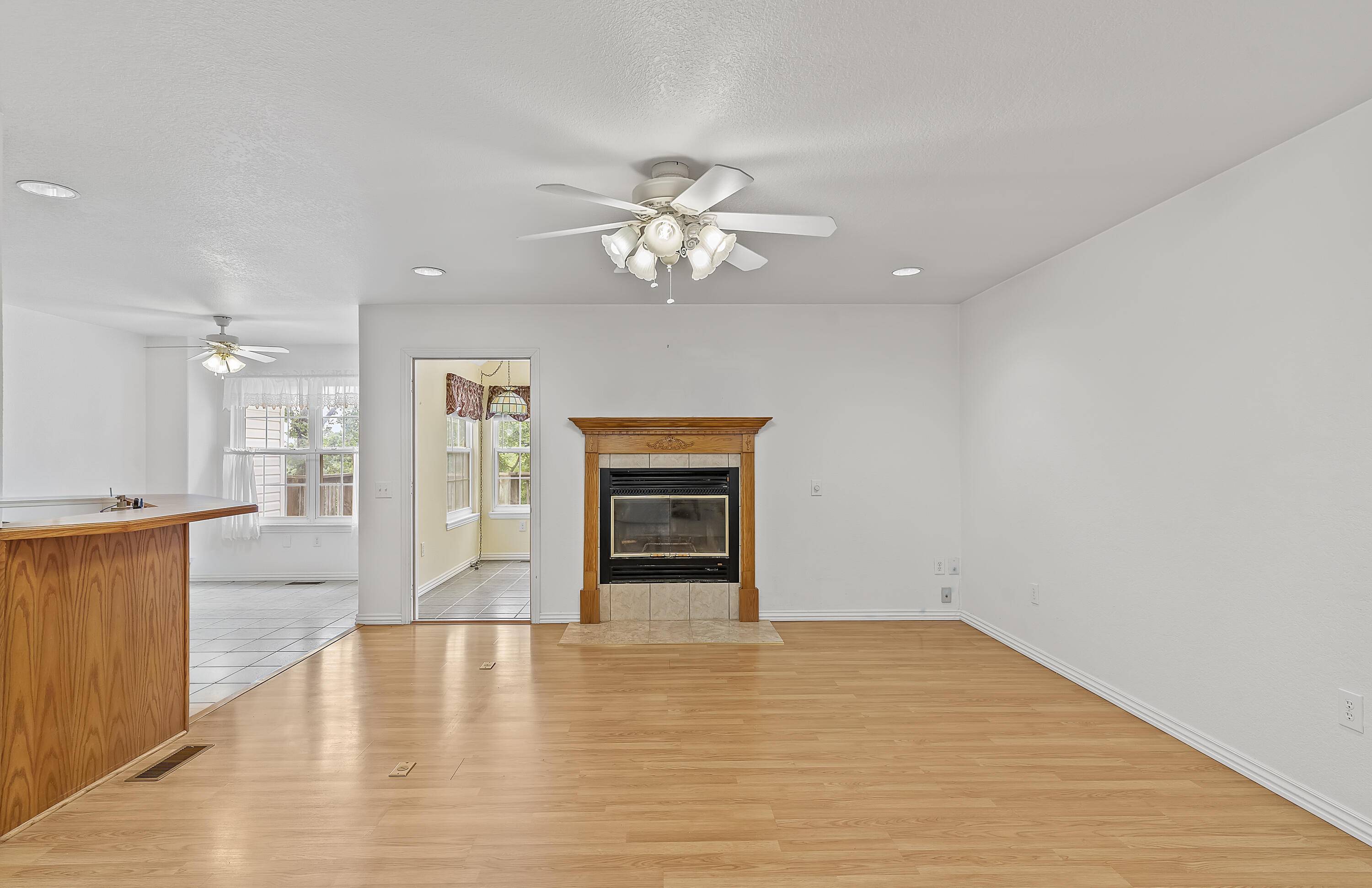 52 Crown DR, Branson West, MO 65737
