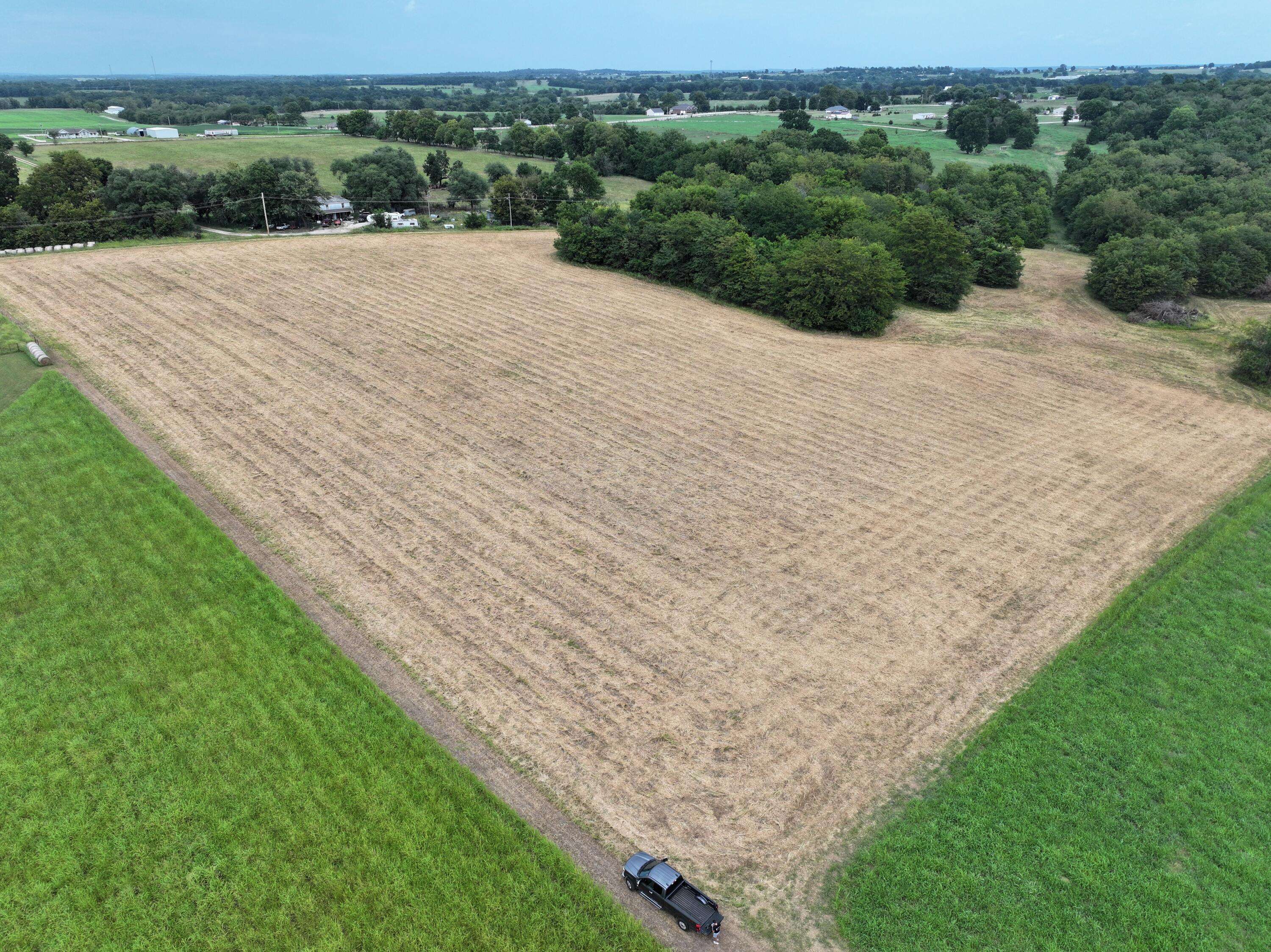 000 S 140th RD, Morrisville, MO 65710