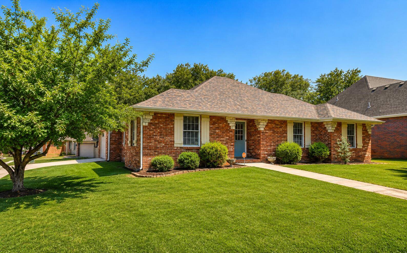 736 S Willow CT, Springfield, MO 65802