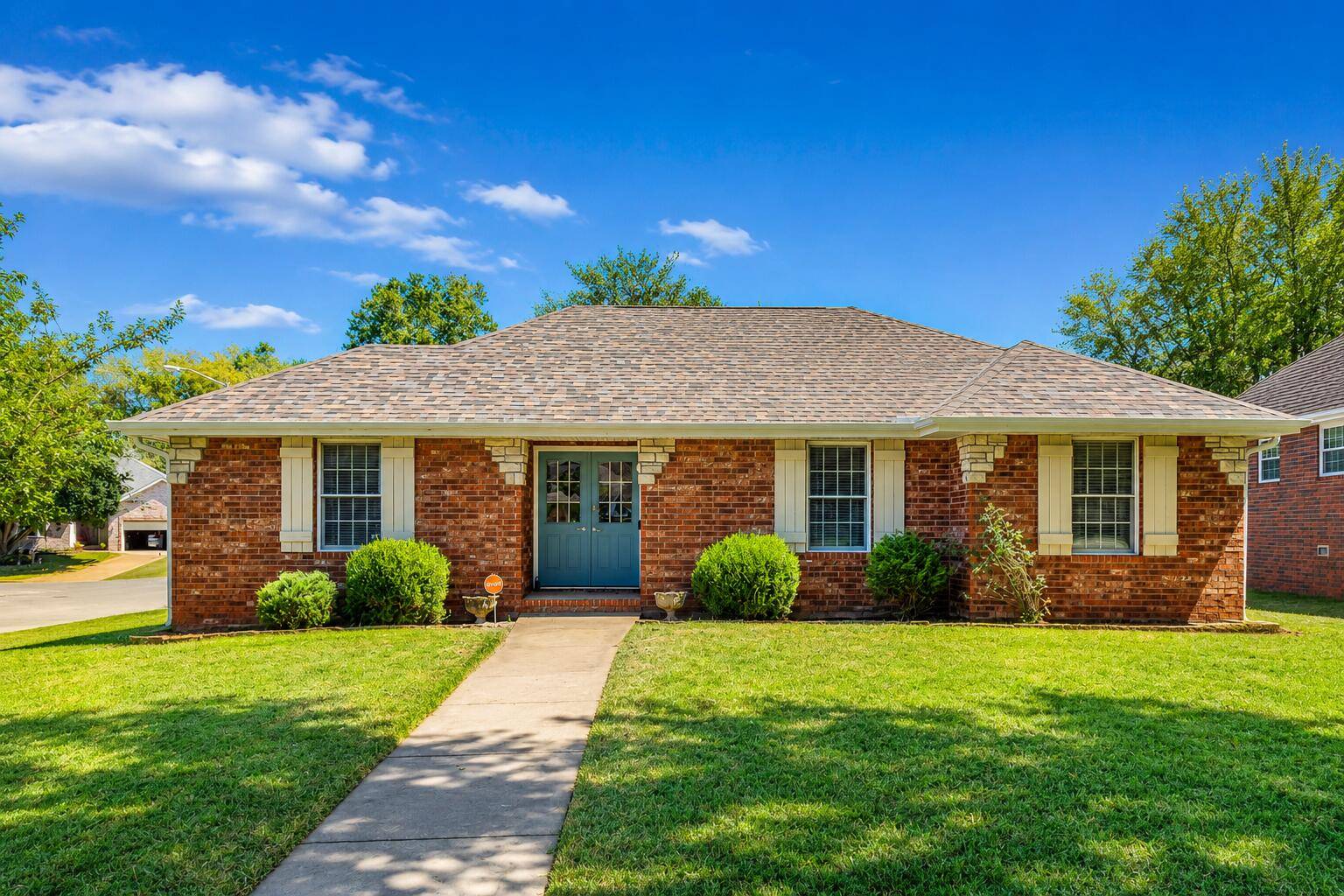 736 S Willow CT, Springfield, MO 65802