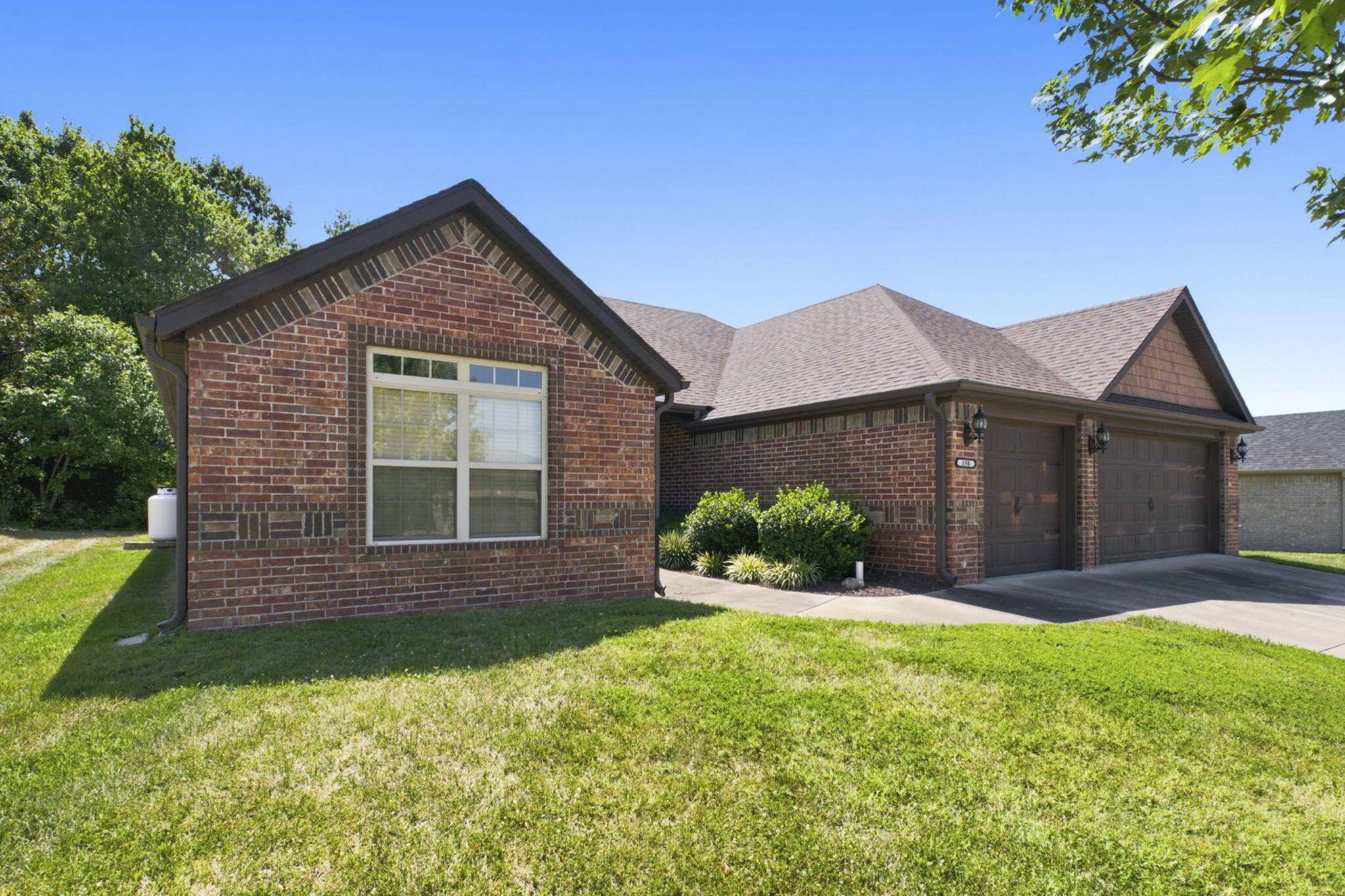 198 Stoney Pointe DR, Hollister, MO 65672