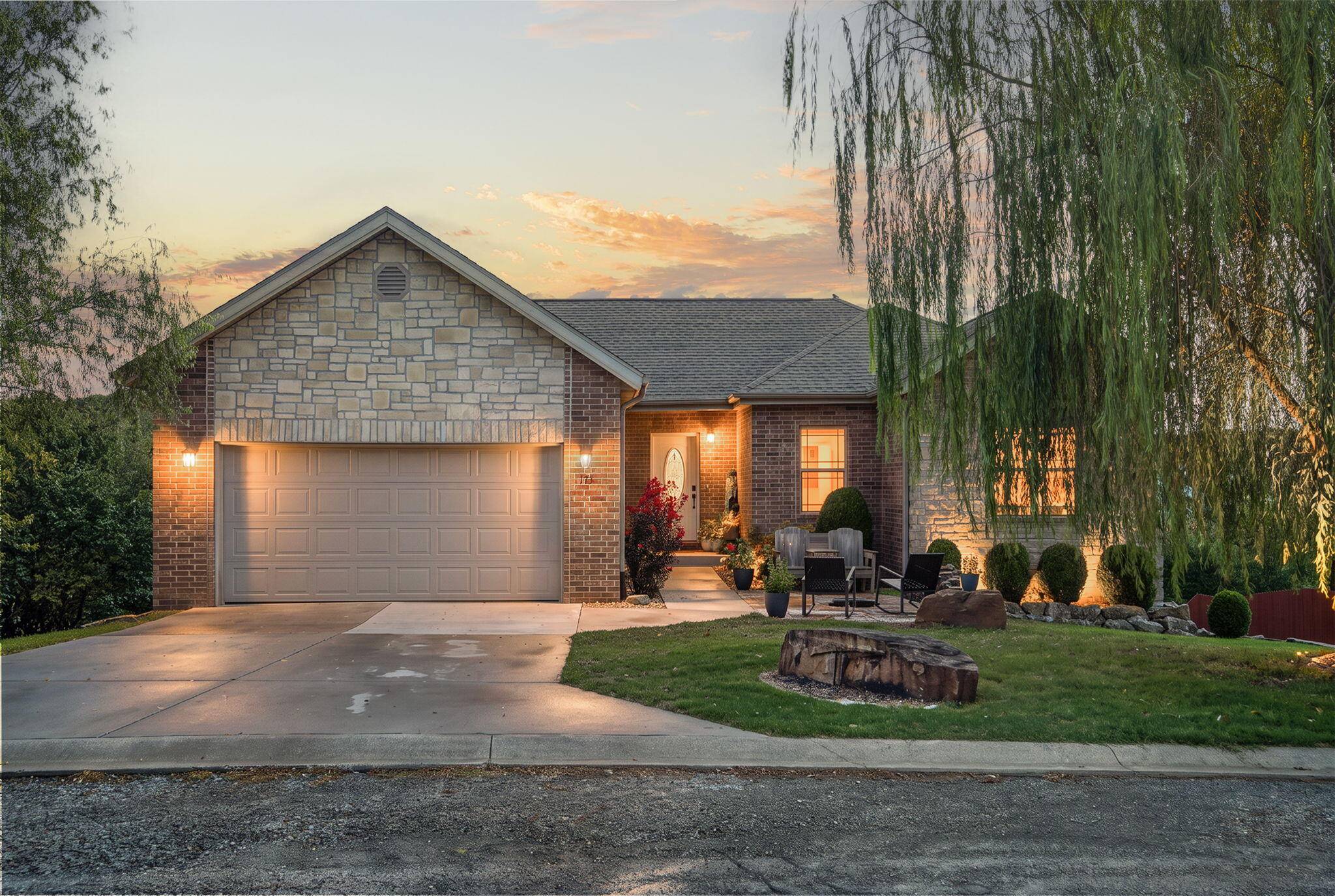 173 Thunder Ridge Estates DR, Branson, MO 65616