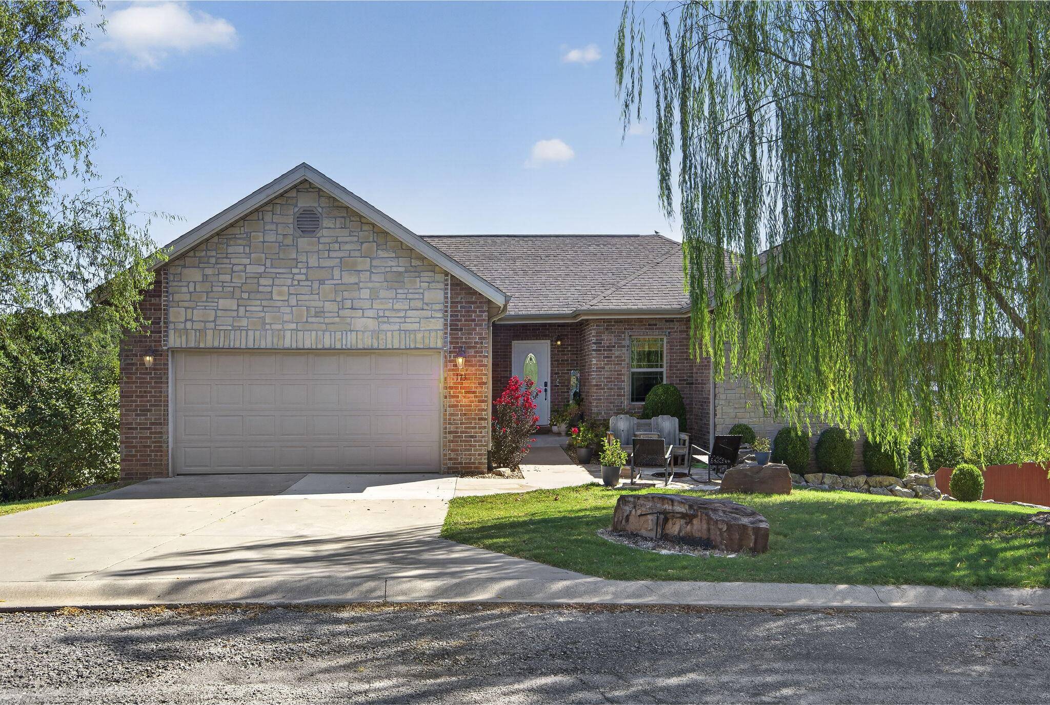 173 Thunder Ridge Estates DR, Branson, MO 65616