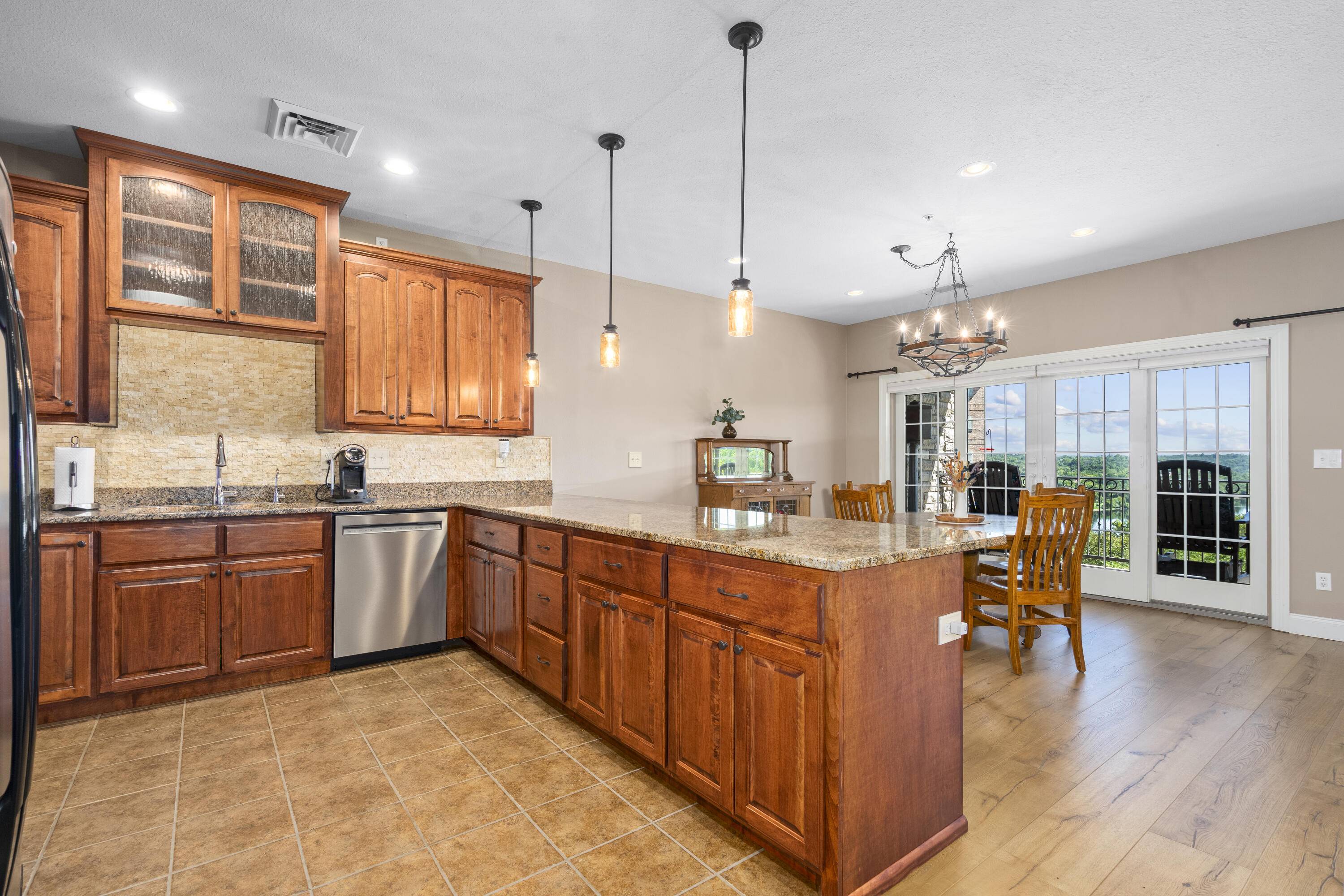 1207 Riverstone DR, Branson, MO 65616