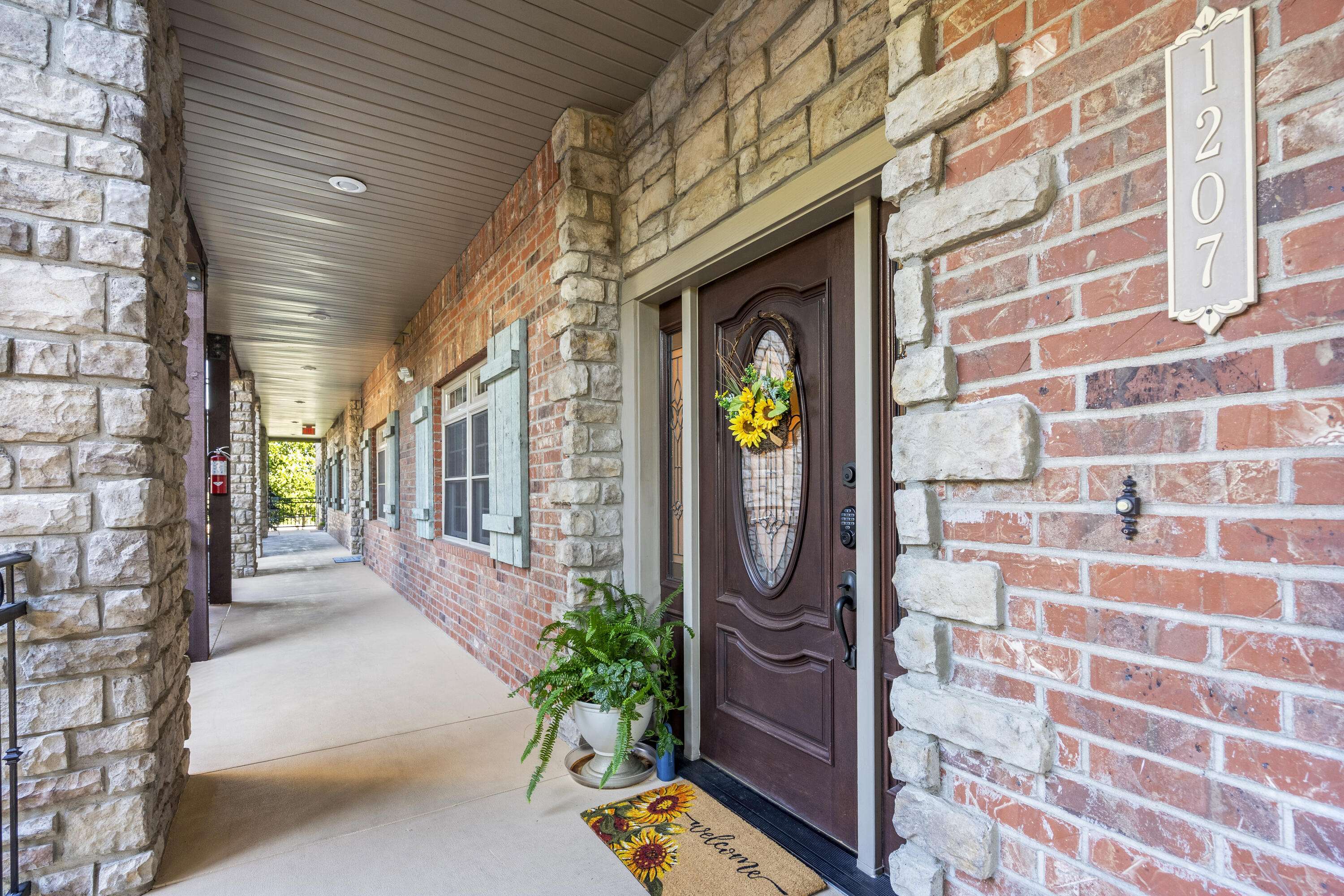 1207 Riverstone DR, Branson, MO 65616