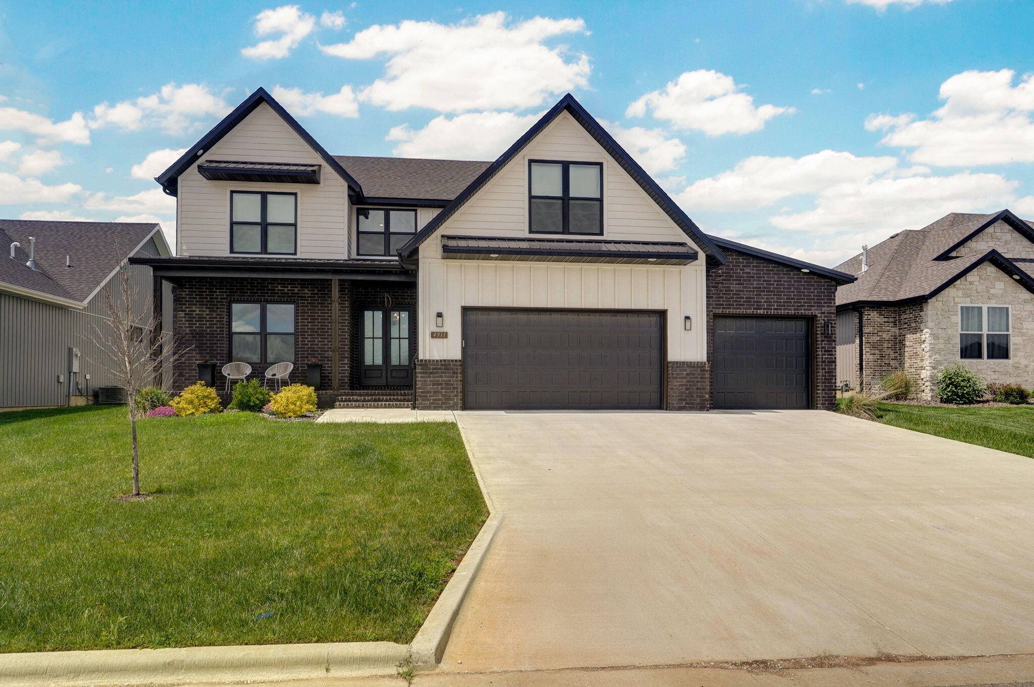 4911 S Burrows AVE, Springfield, MO 65810