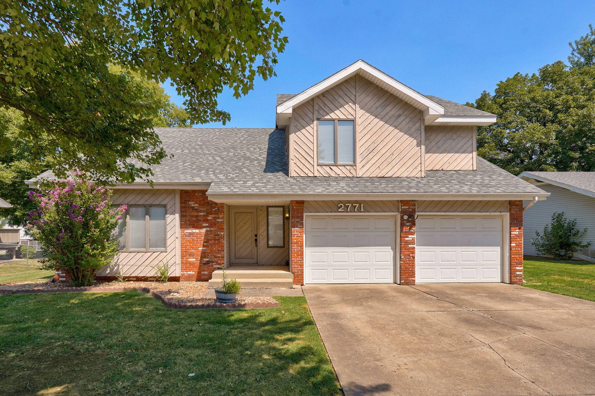 2771 W Westview ST, Springfield, MO 65807
