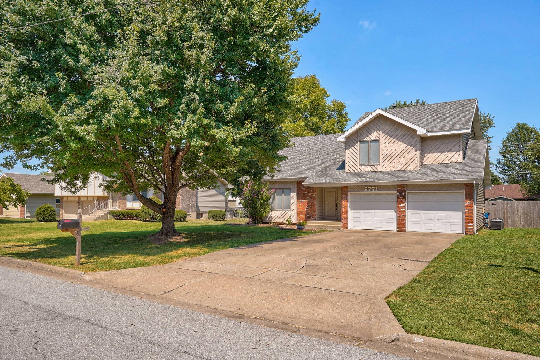 2771 W Westview ST, Springfield, MO 65807