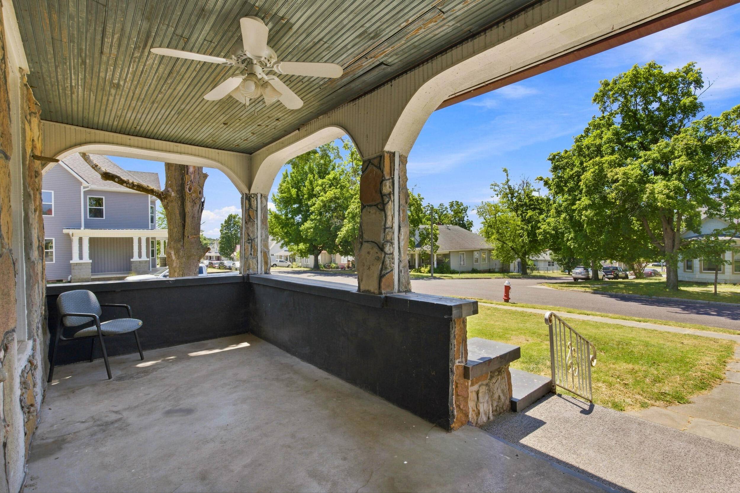 401 2nd ST, Monett, MO 65708