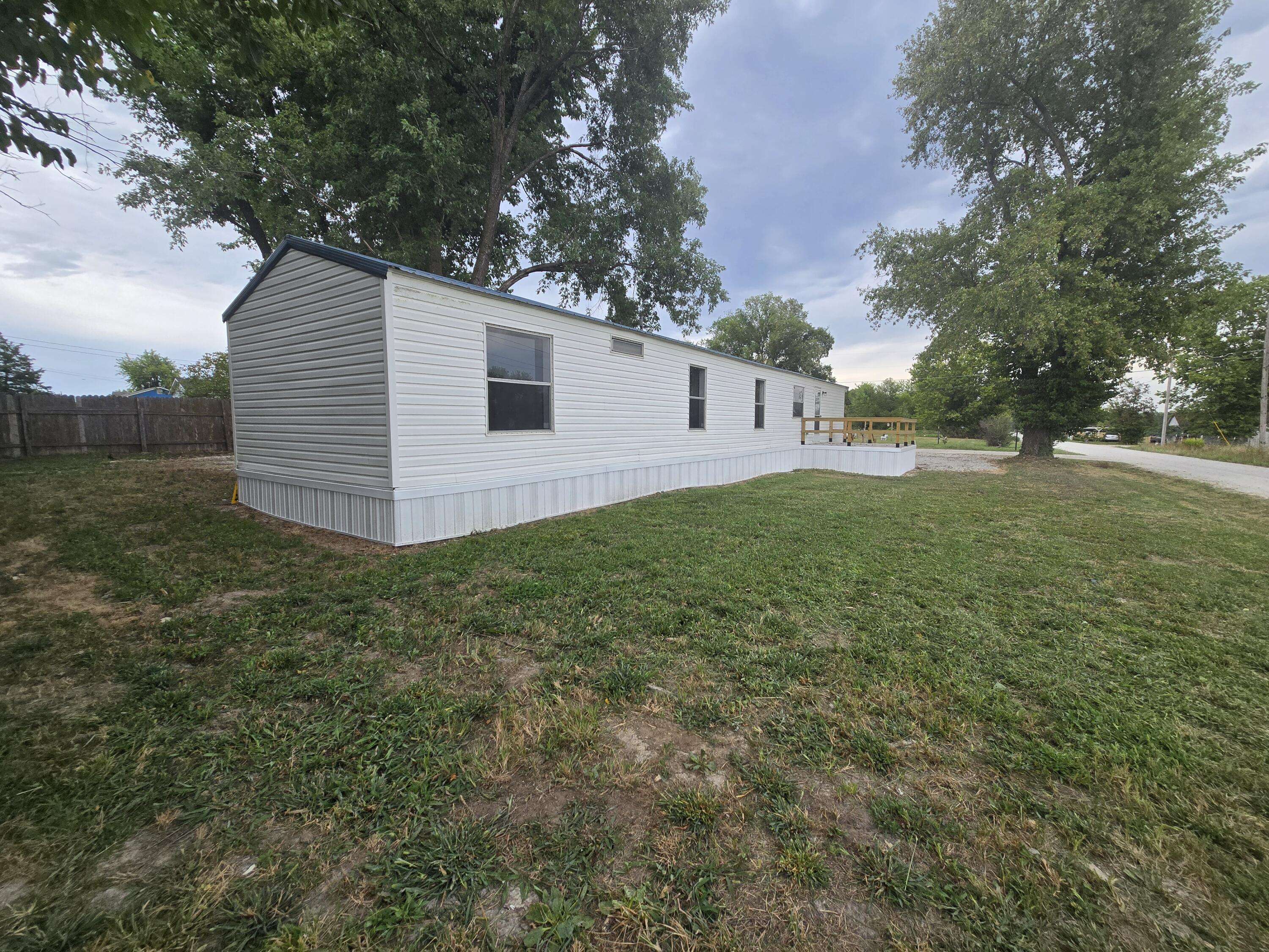 25990 Elk RD, Pittsburg, MO 65724