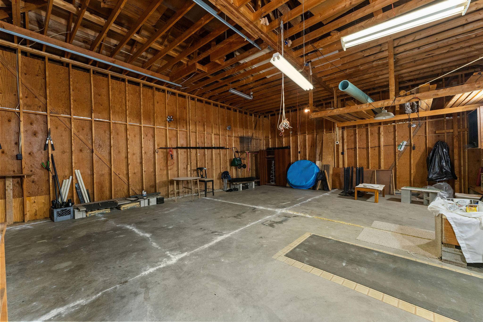 107 Oak DR, Kimberling City, MO 65686