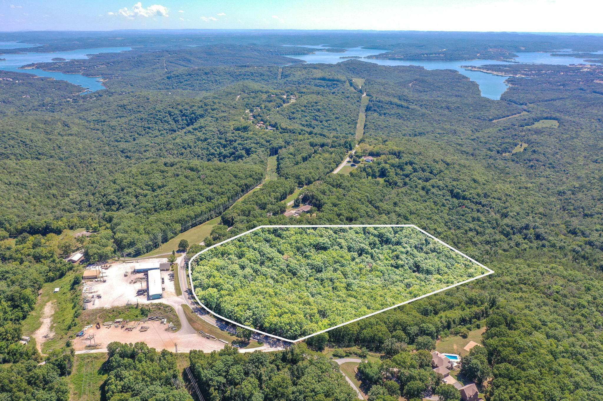 000 State Highway Dd, Branson West, MO 65737