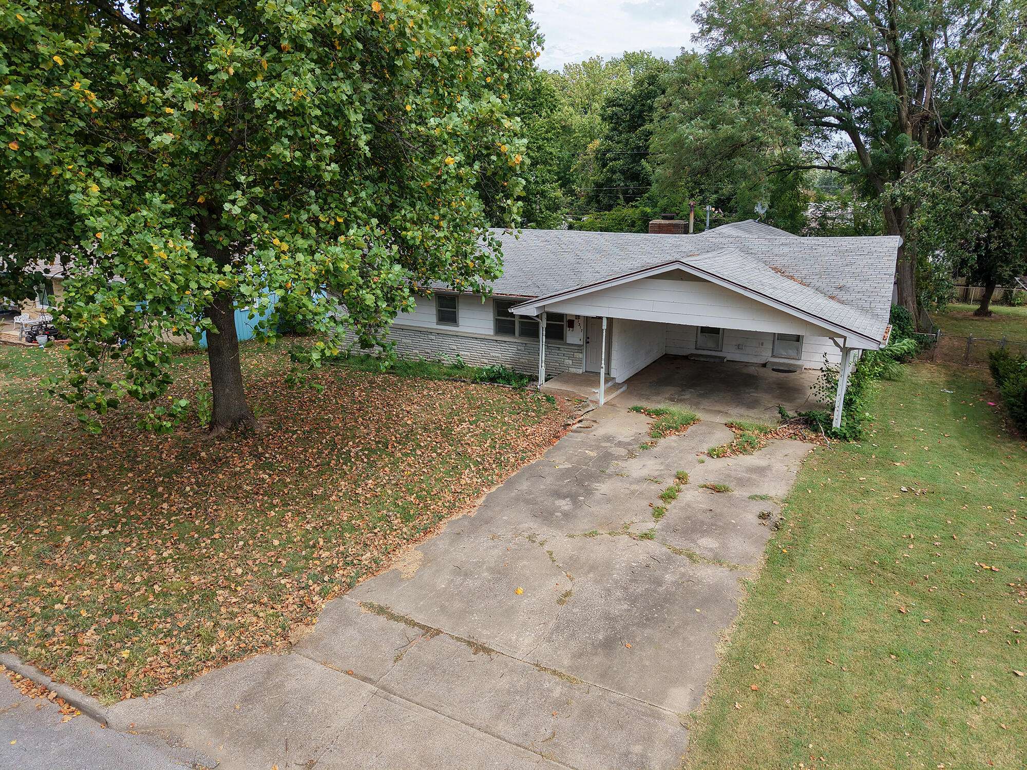 1317 E Cambridge ST, Springfield, MO 65804