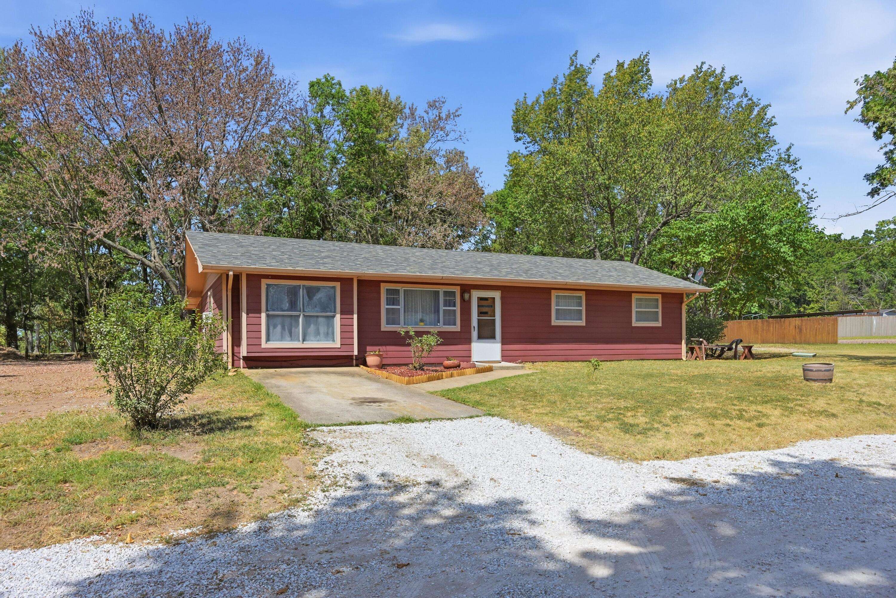 21400 Katy LN, Goodman, MO 64843