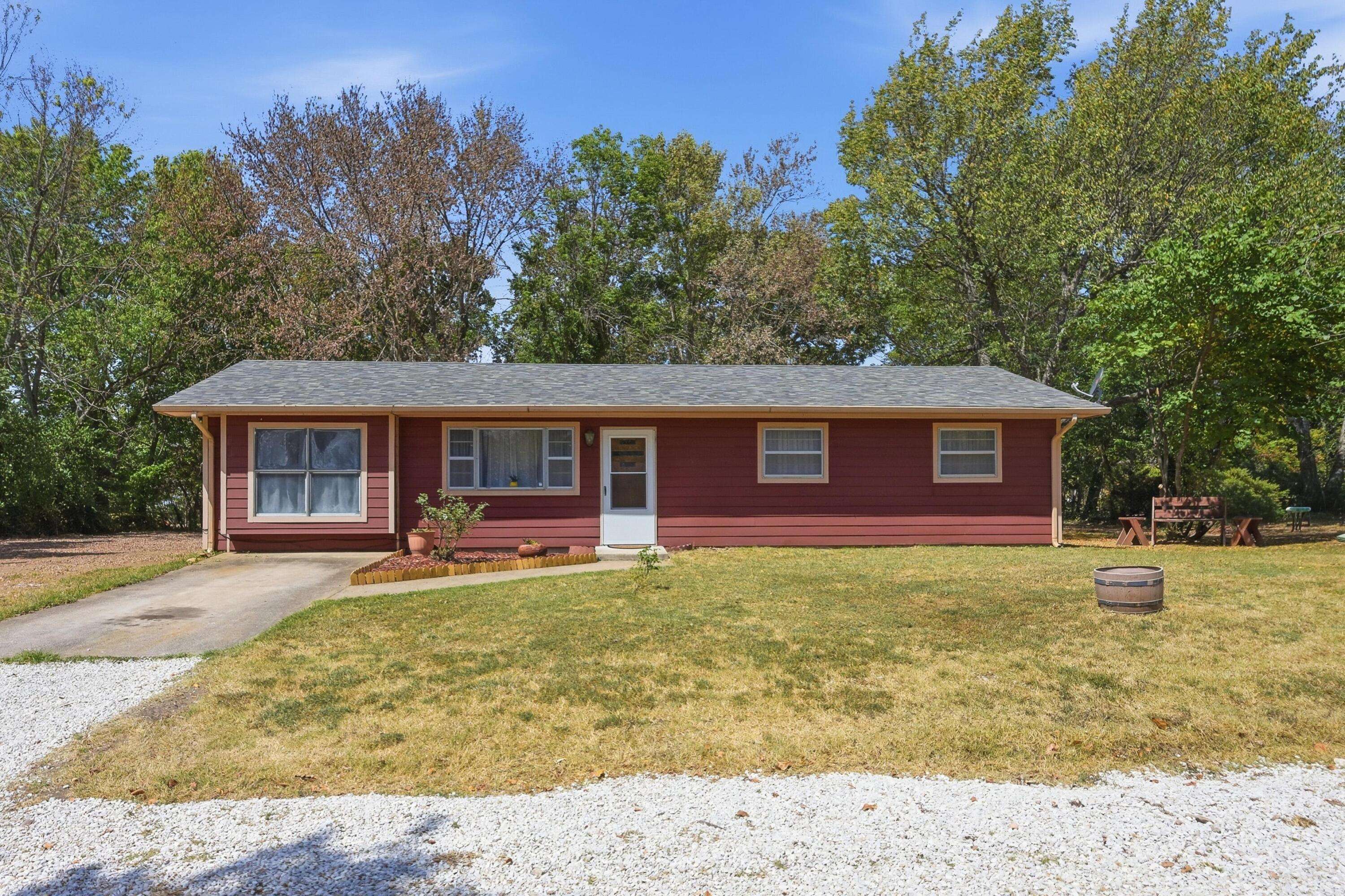 21400 Katy LN, Goodman, MO 64843