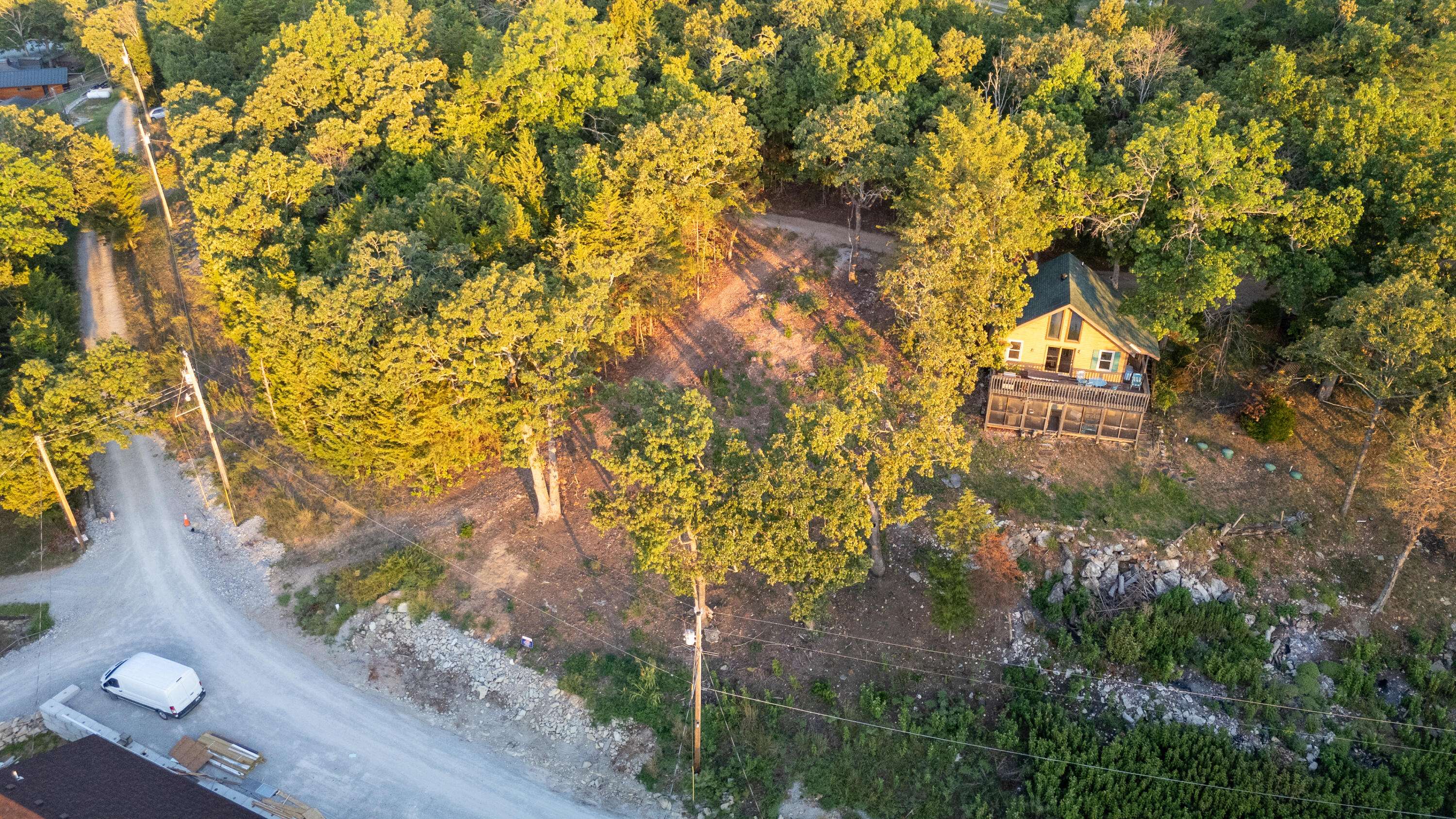 300 Scrolling RD, Reeds Spring, MO 65737