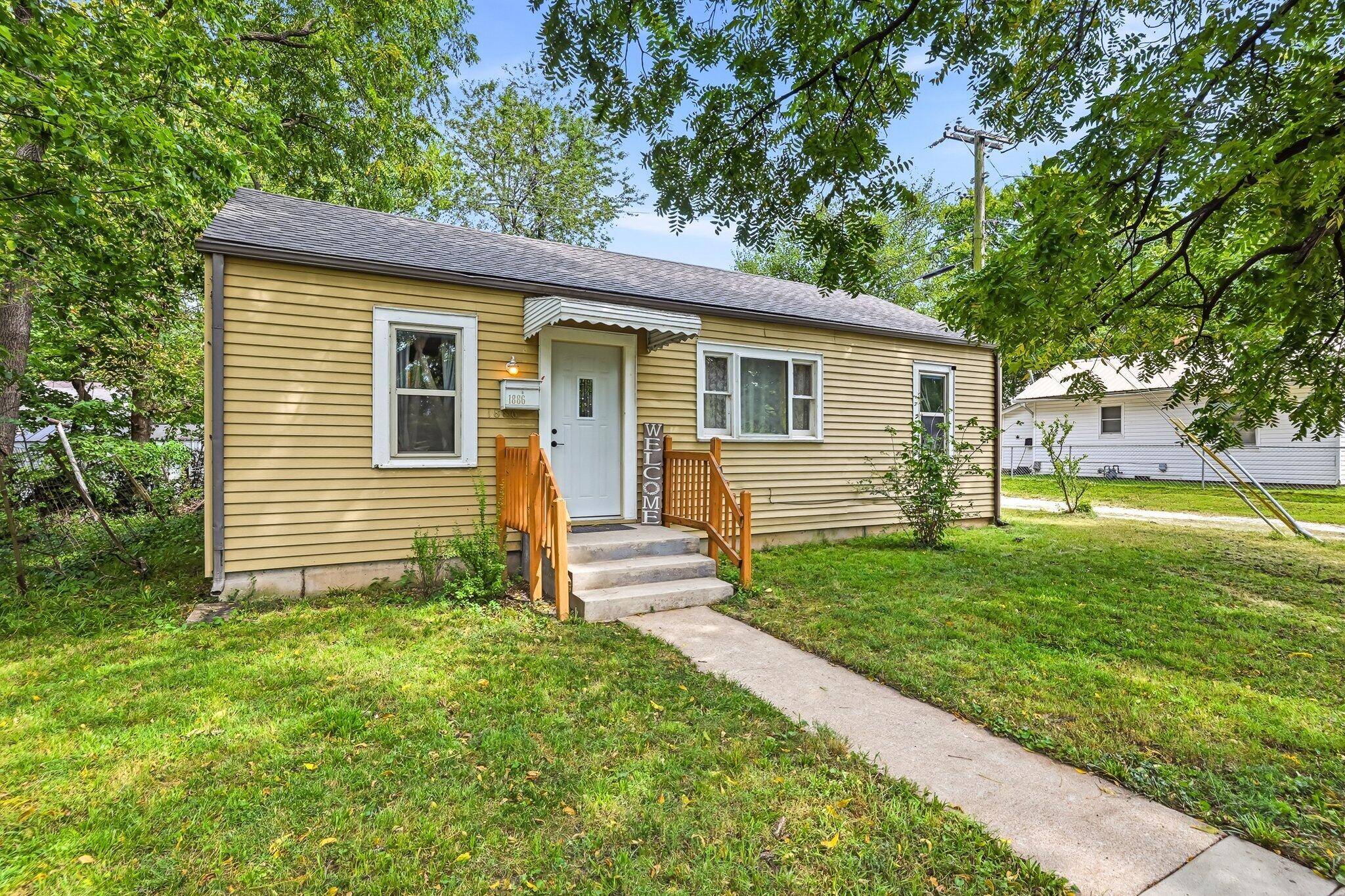 1886 N Fort AVE, Springfield, MO 65803