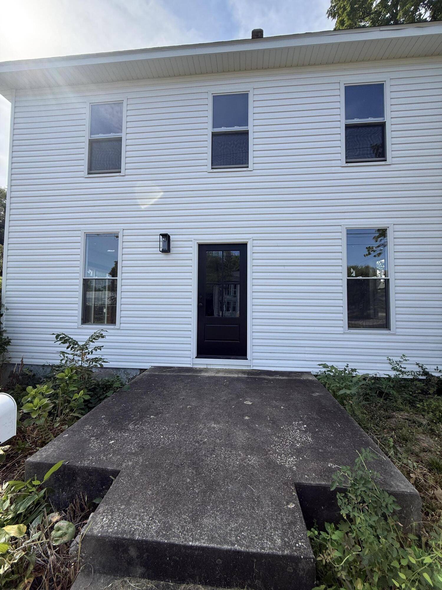 402 E Olive ST, Bolivar, MO 65613
