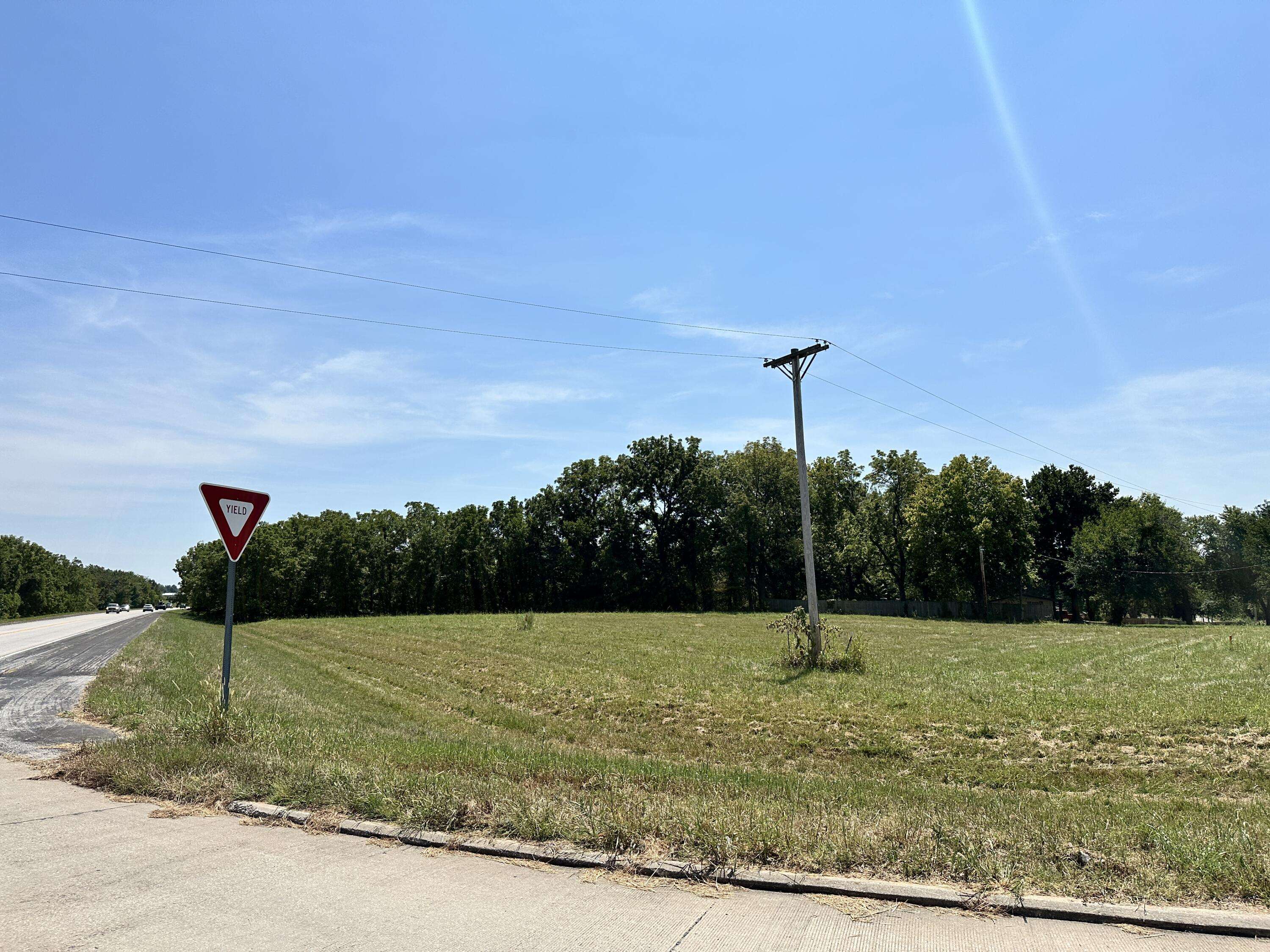 91 Farm RD, Willard, MO 65781